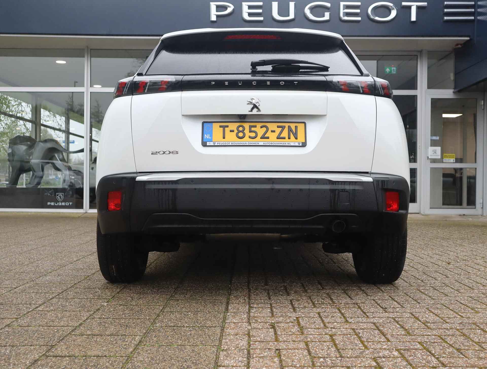 PEUGEOT 2008 SUV Allure Pack PureTech 100pk, Rijklaarprijs, Navigatie Camera Adaptieve cruise control - 17/52