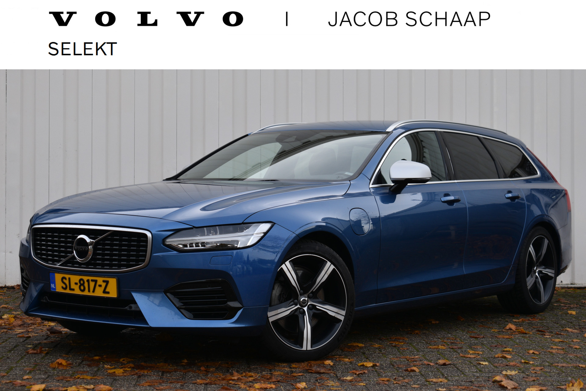 Volvo V90 T8 390pk AWD R-Design | Apple CarPlay | Clima | Navi | IntelliSafe | Full LED bij viaBOVAG.nl