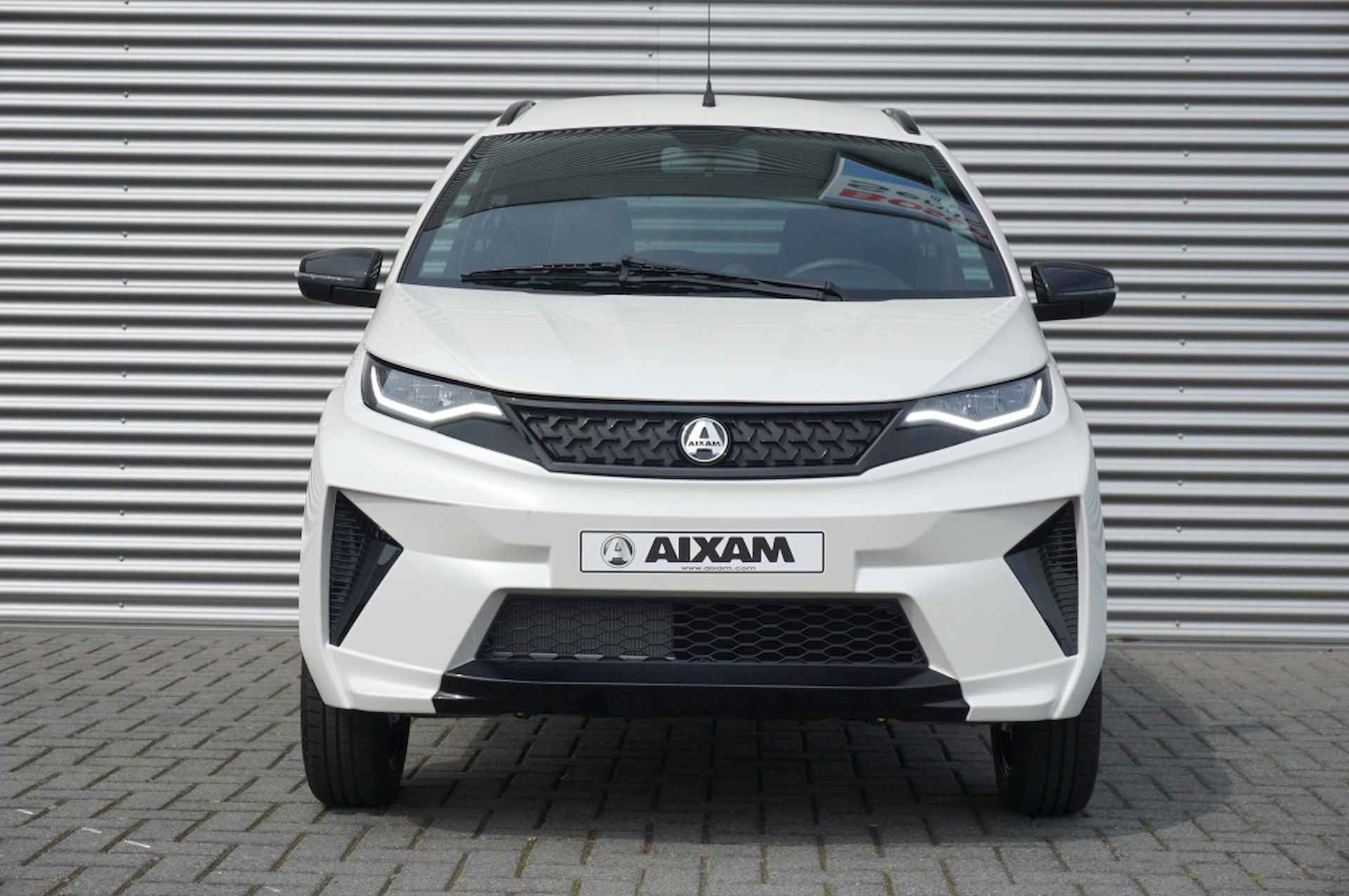 Aixam Crossover Premium 45KM/H AUTOMAAT | WIT METALLIC | PARK.SENS | CAMERA | HO - 8/36