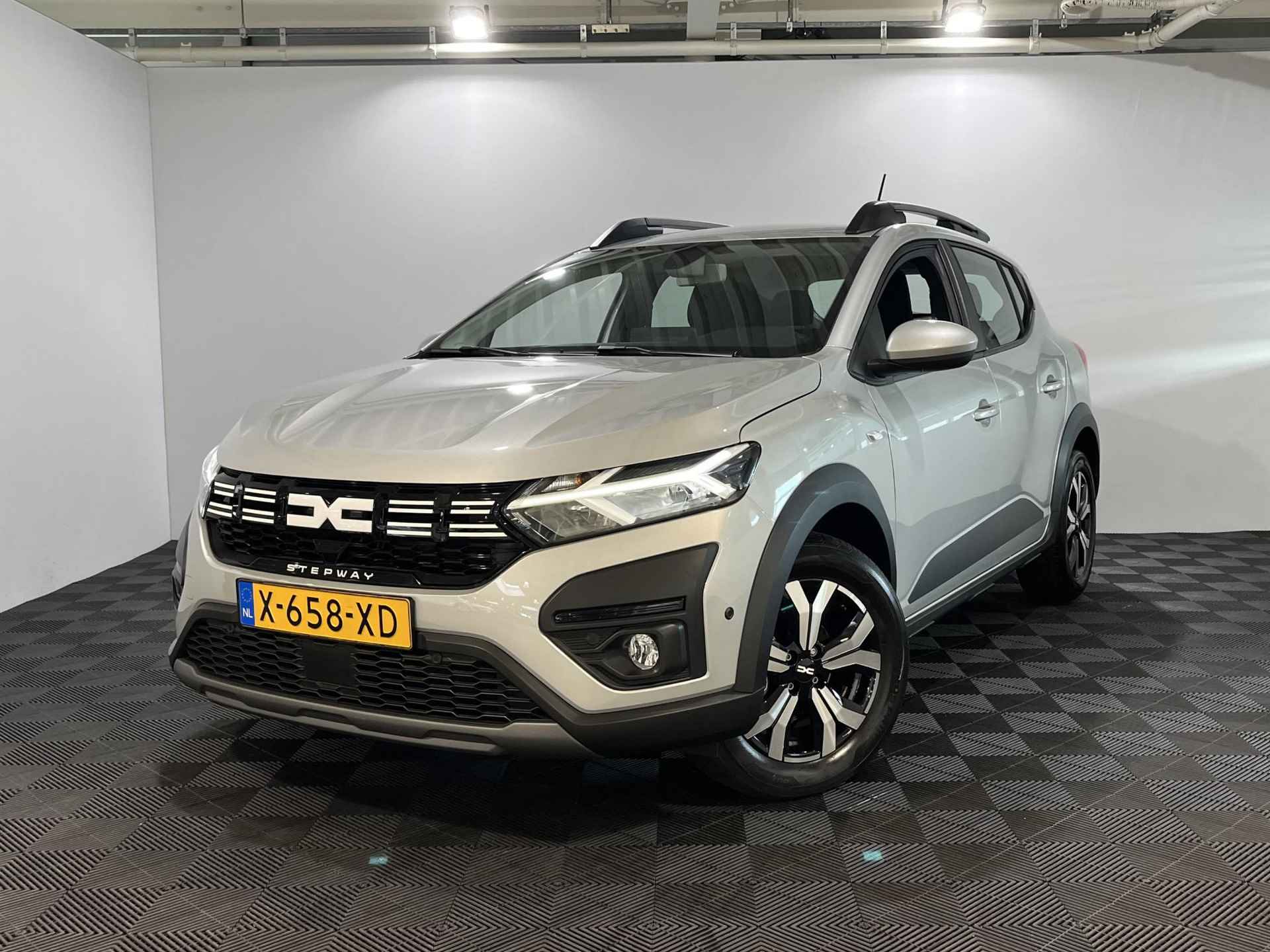 Dacia Sandero Stepway 1.0 TCe 100 ECO-G Essential | 1e eigenaar | Camera | Apple CarPlay/Android Auto | Lichtmetalen Velgen | Climate Control | Cruise Control | - 2/31