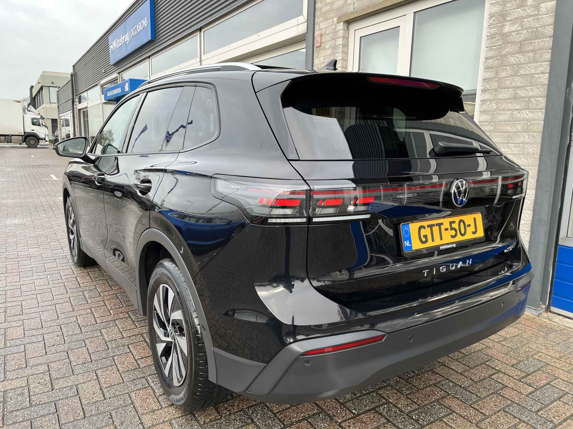 Volkswagen Tiguan 1.5 eTSI Life Edition / AUTOMAAT/ GARANTIE TM 6-2030/ PANO/ CAMERA/ PARK. SENSOREN/ LED/ DODE HOEK/ KEYLESS/ ADAPT. CRUISE/ APP CONNECT/ CLIMA/ DAB/ - 6/64