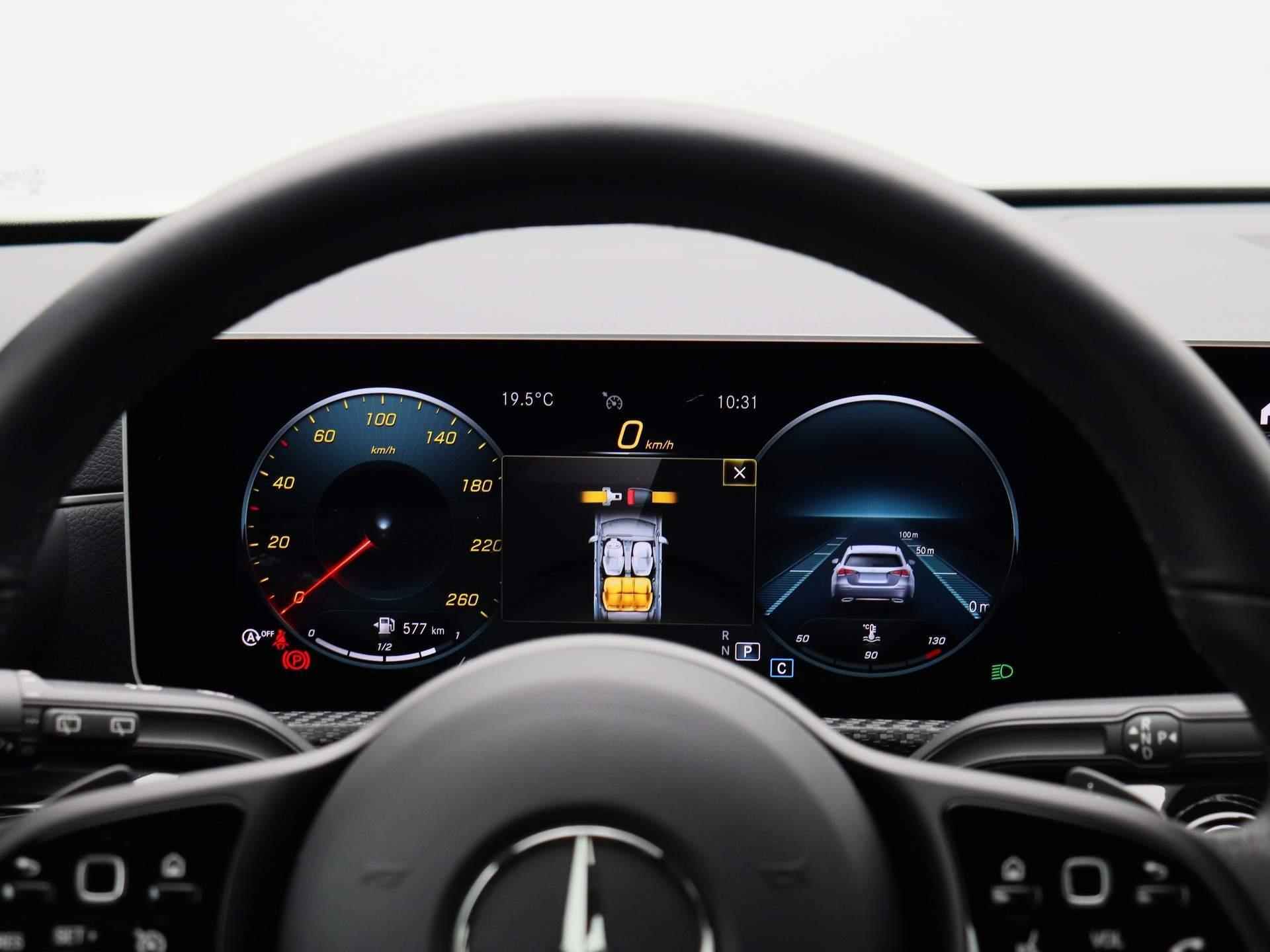 Mercedes-Benz A-klasse 180 d Business Solution * | Half Lederen Bekleding | Stoelverwarming | Camera | Wide-Screen | LED Koplampen | Navigatie | Climate Control | - 8/46