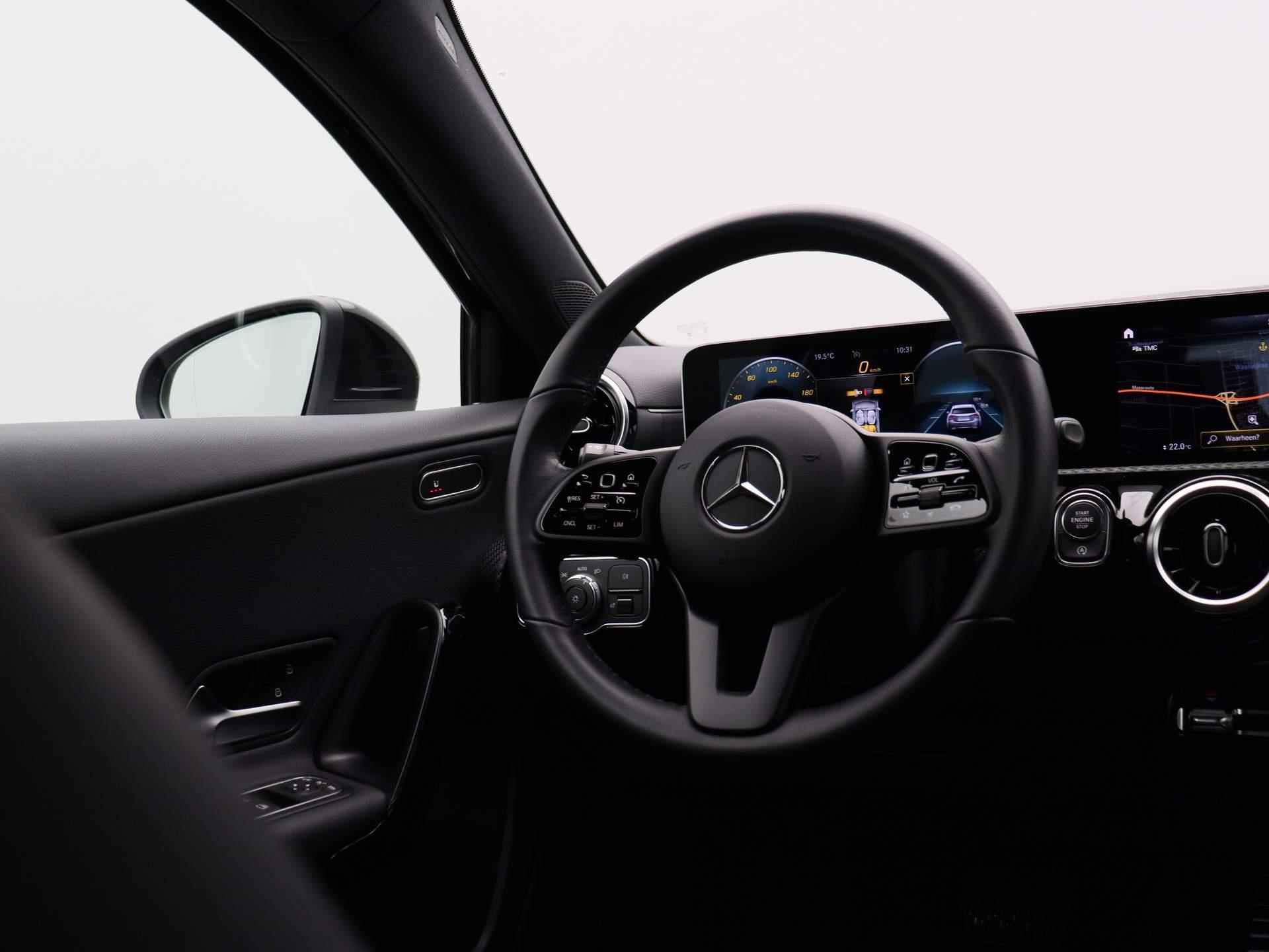 Mercedes-Benz A-klasse 180 d Business Solution * | Half Lederen Bekleding | Stoelverwarming | Camera | Wide-Screen | LED Koplampen | Navigatie | Climate Control | - 11/46