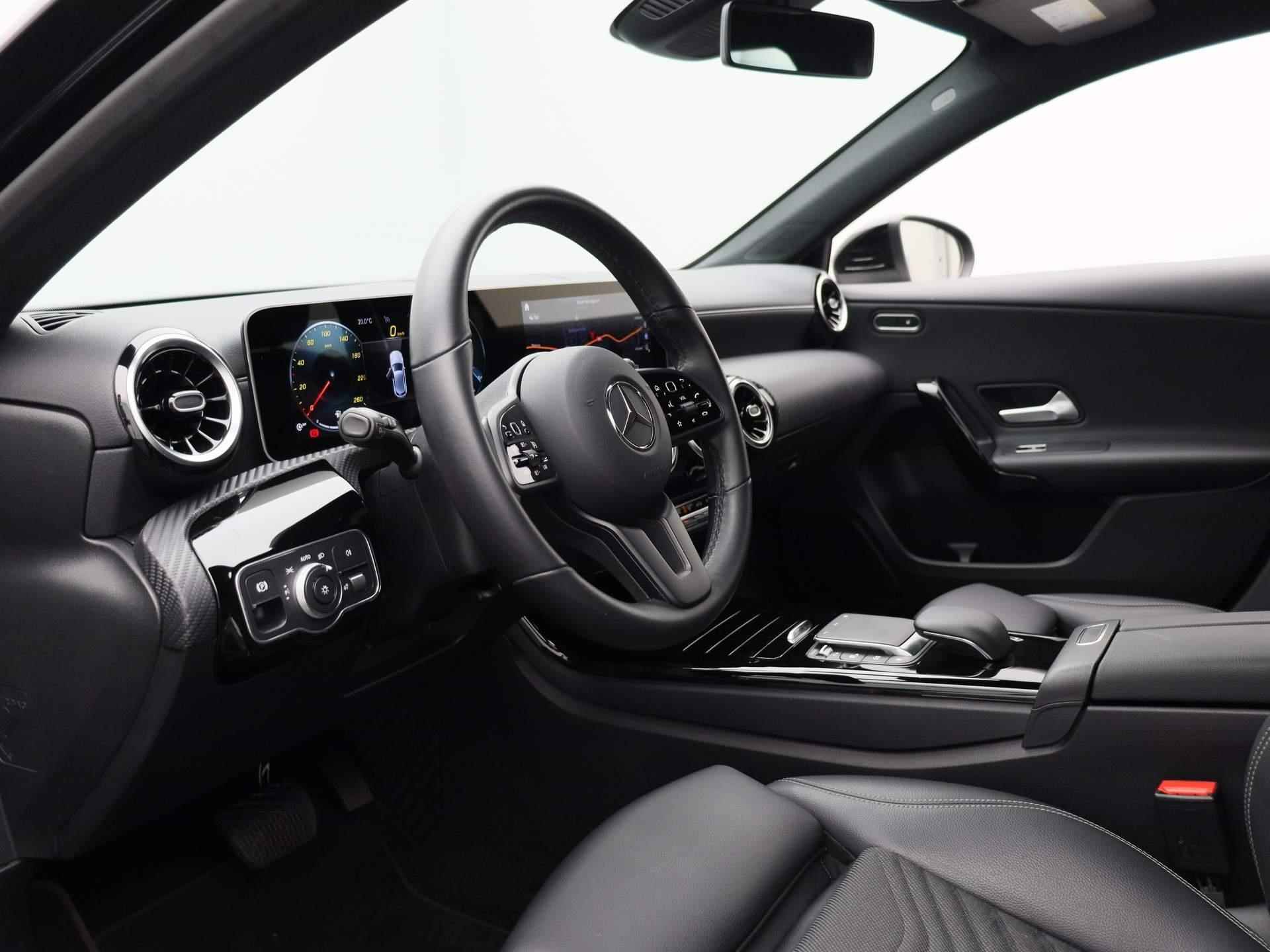 Mercedes-Benz A-klasse 180 d Business Solution * | Half Lederen Bekleding | Stoelverwarming | Camera | Wide-Screen | LED Koplampen | Navigatie | Climate Control | - 38/46