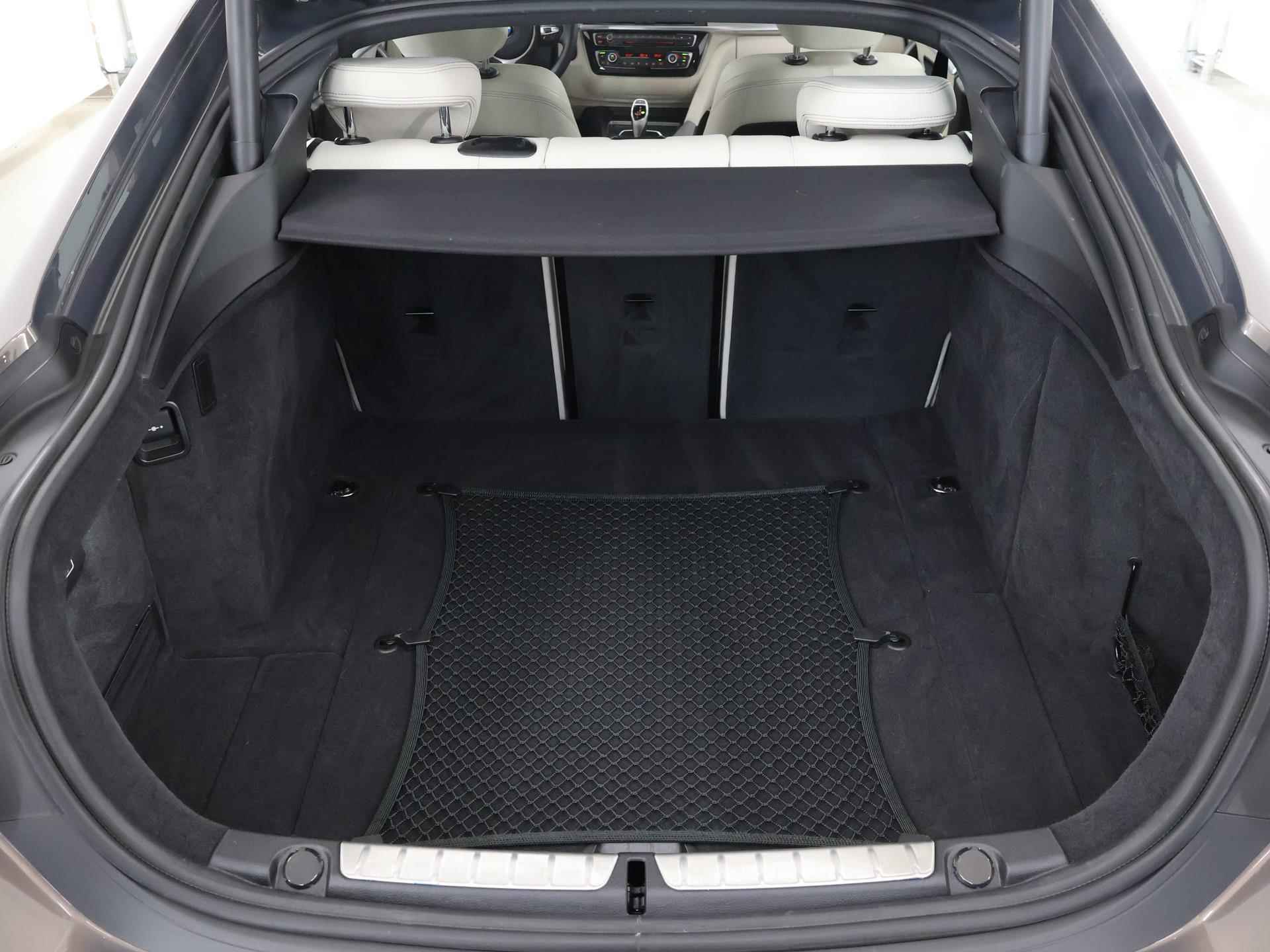 BMW 4-serie Gran Coupé 420i High Executive Edition M sport | Sportstoelen | Stuurverwarming | Lane Assist | Camera | PDC | Navigatie Proff. | Schuif/Kantel dak | - 38/45