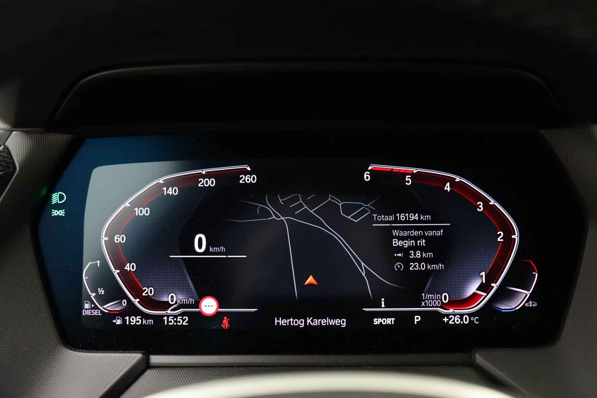 BMW 1-serie 120d High Executive M Sport Automaat / M Sportstoelen / Adaptieve LED / Stoelverwarming / Harman Kardon / Parking Assistant / Live Cockpit Professional / Cruise Control - 41/72