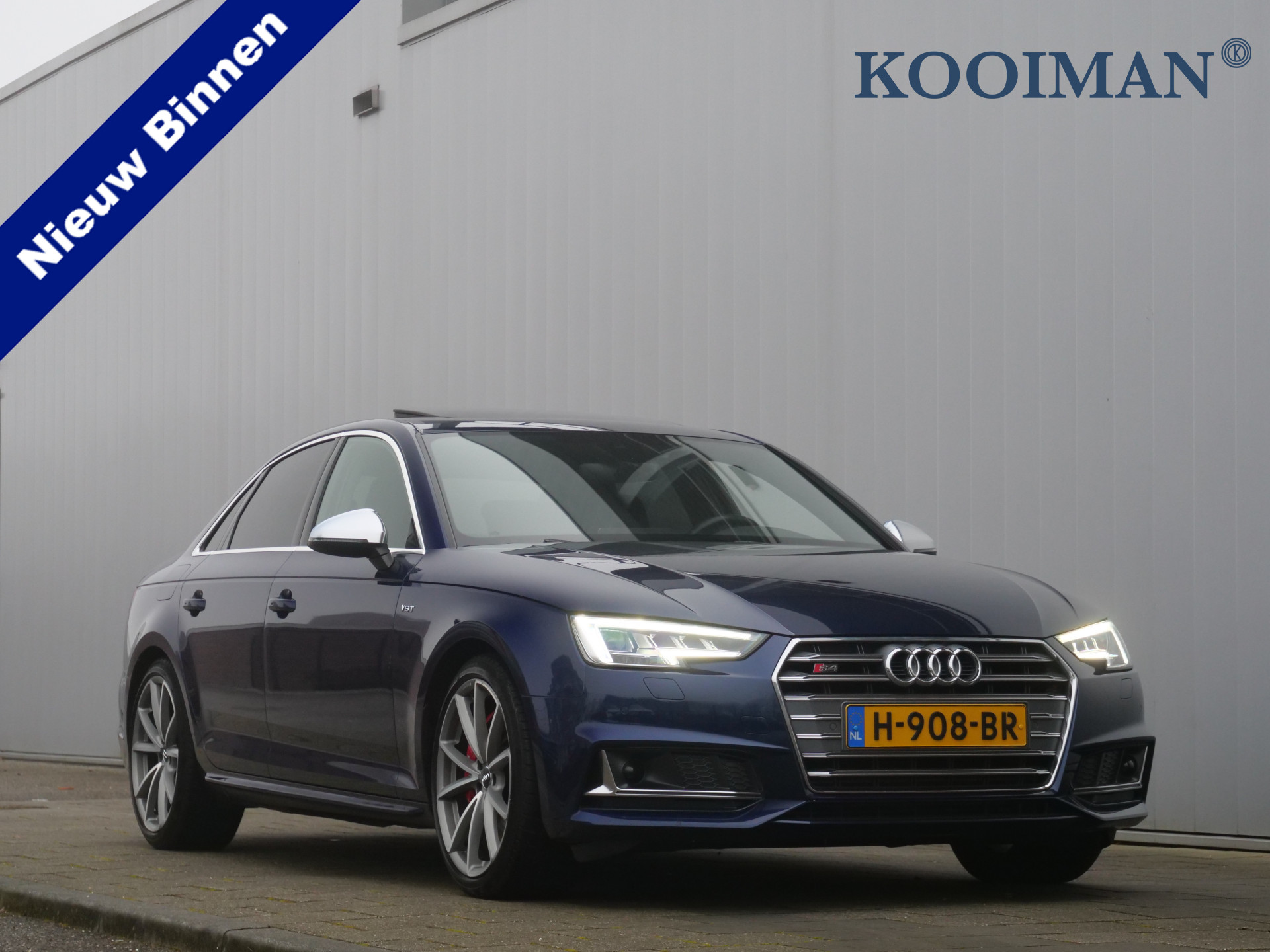 Audi A4 Limousine 3.0 TFSI S4 quattro 354pk Pro Line Plus Automaat Schuifdak / Massagestoel / 19 Inch / Trekhaak