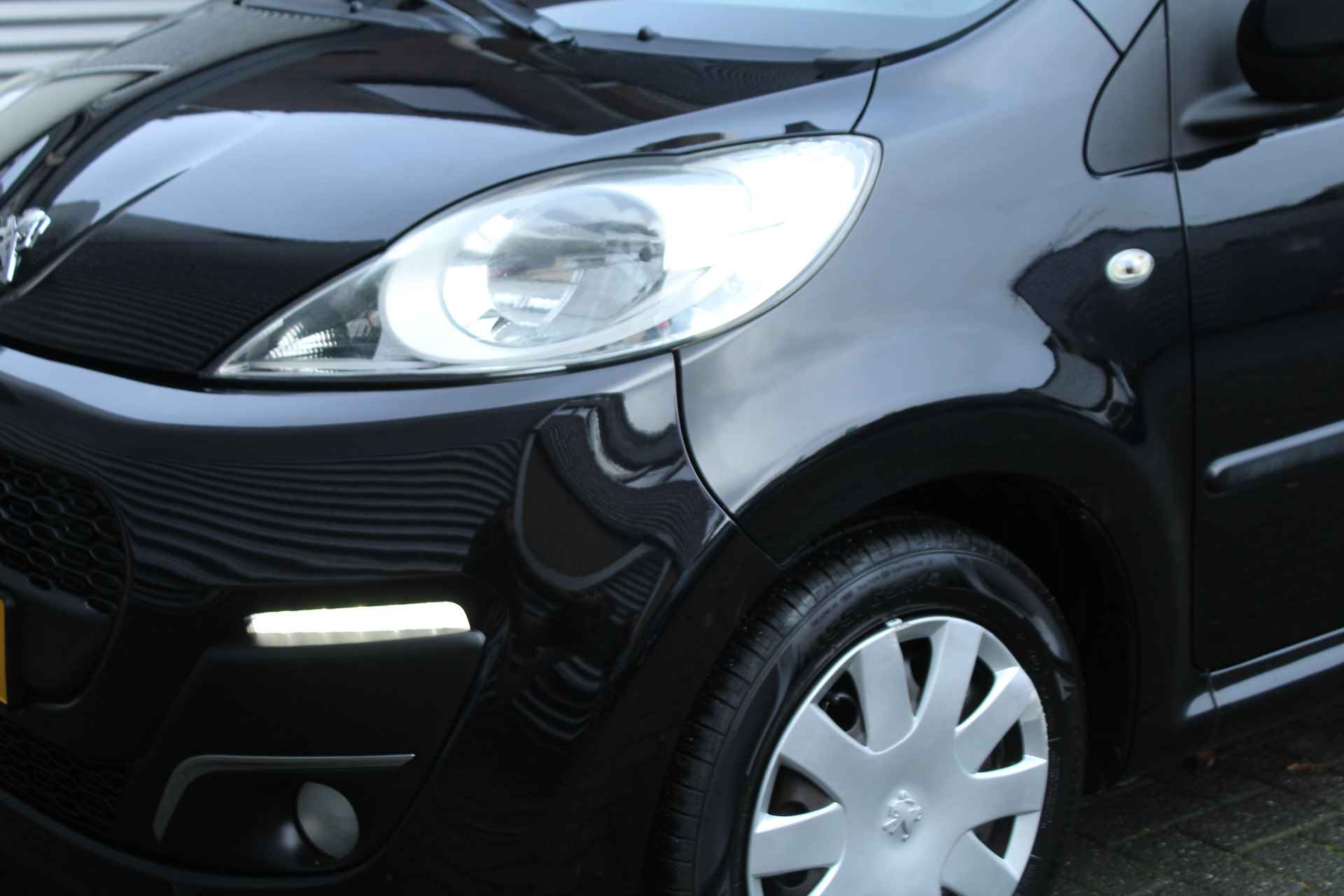 Peugeot 107 1.0 68pk Active 5 deurs NL-Auto NAP Airco CPV El. Ramen LED Stuurbekrachtiging - 23/27