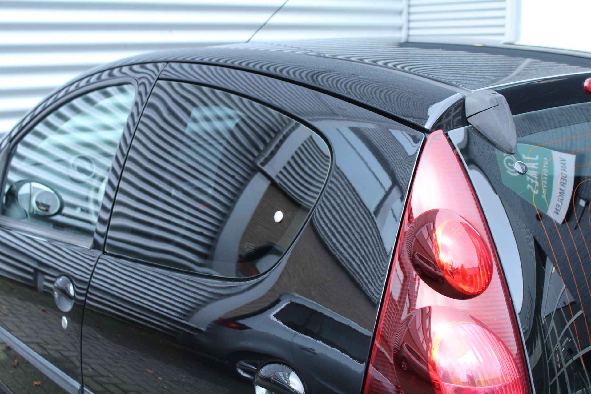 Peugeot 107 1.0 68pk Active 5 deurs NL-Auto NAP Airco CPV El. Ramen LED Stuurbekrachtiging - 24/27