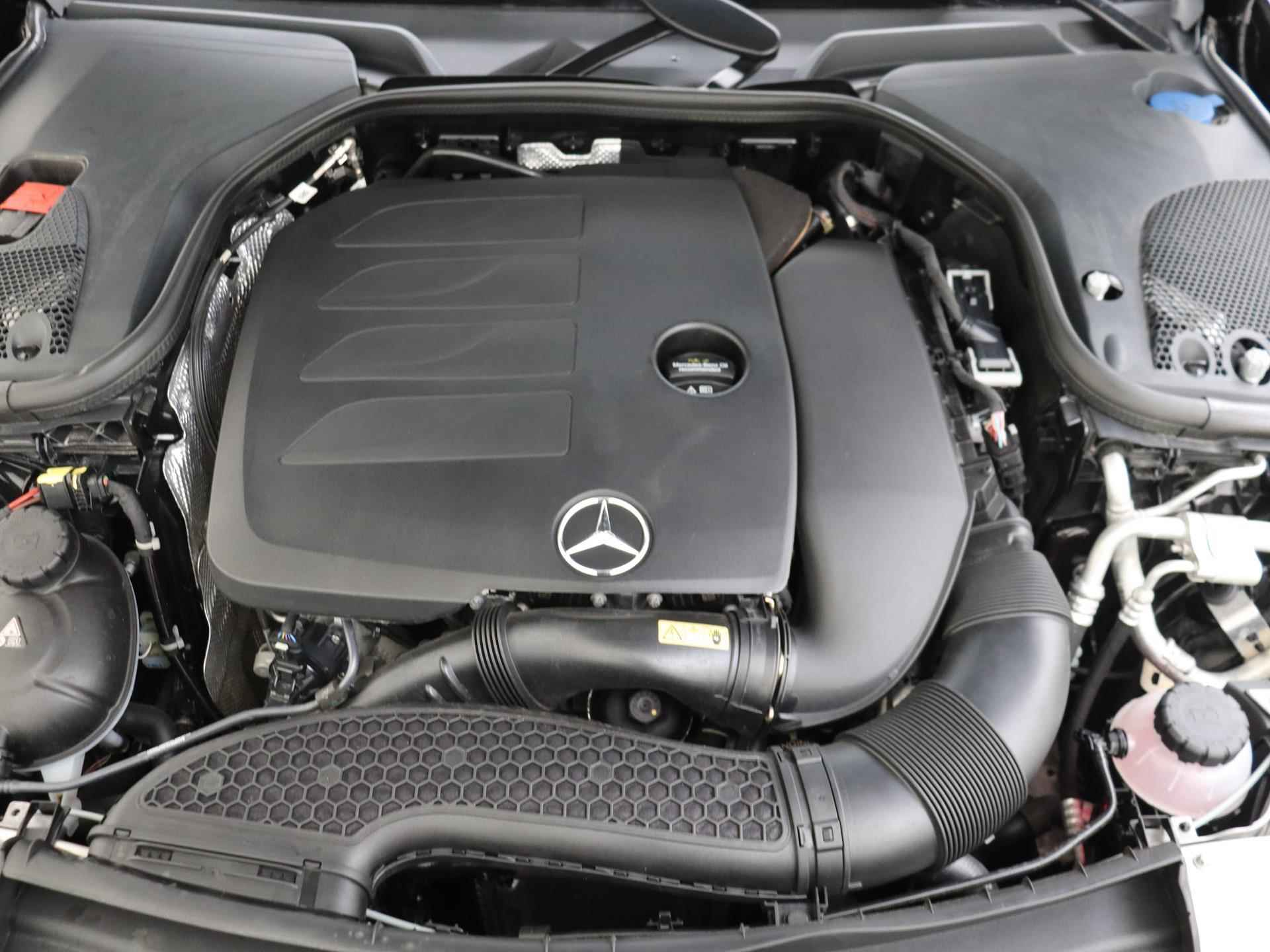 Mercedes-Benz E-klasse Coupé 300 AMG Line 20 inch / Panoramadak / 258pk / Burmester Surround / Memorystoelen - 3/35