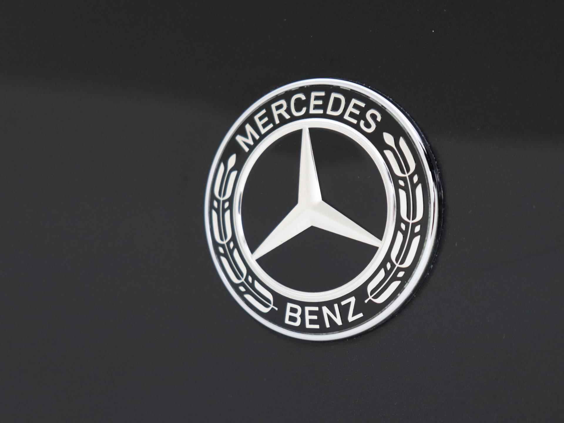 Mercedes-Benz E-klasse Coupé 300 AMG Line 20 inch / Panoramadak / 258pk / Burmester Surround / Memorystoelen - 31/35