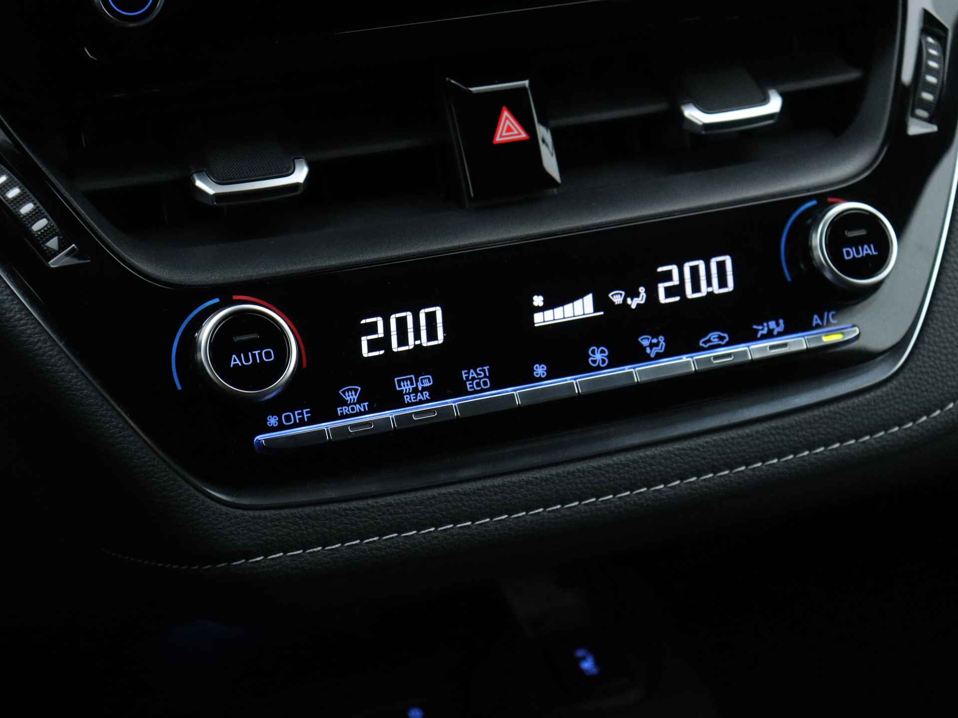 Toyota Corolla Touring Sports 1.8 Hybrid Dynamic | Camera | Stoelverwarming | LED | Climate Control | - 12/43