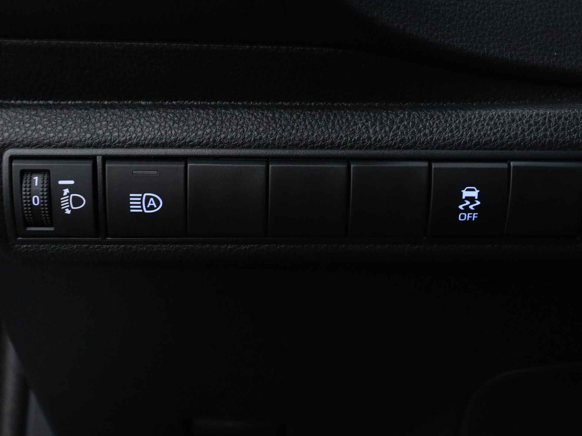 Toyota Corolla Touring Sports 1.8 Hybrid Dynamic | Camera | Stoelverwarming | LED | Climate Control | - 34/43