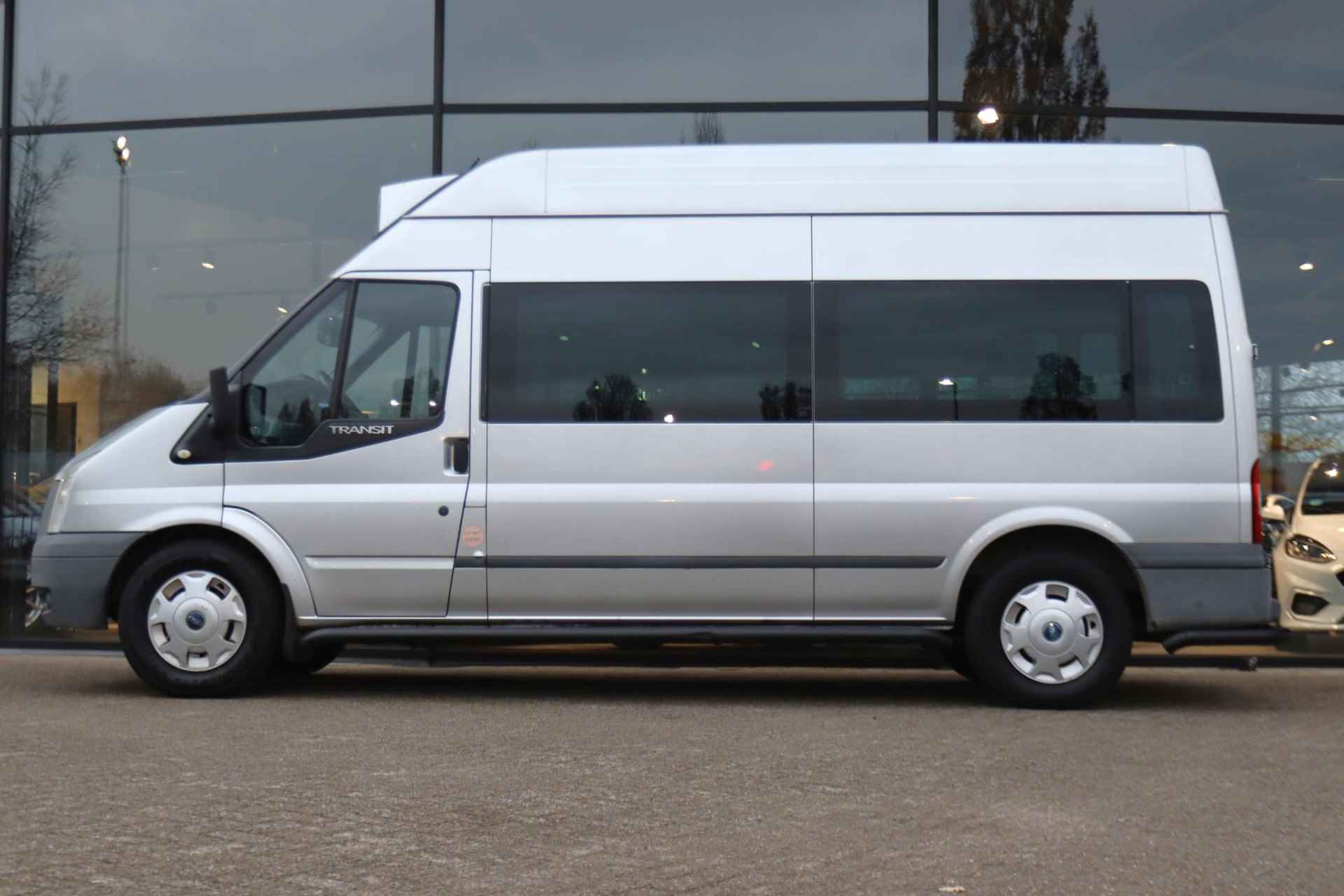 FORD TRANSIT KOMBI 330L 2.2 TDCI HD 9-PERS. ROLSTOEL | ROLSTOELLIFT | AIRCO | VOORRUITVERW. - 8/41