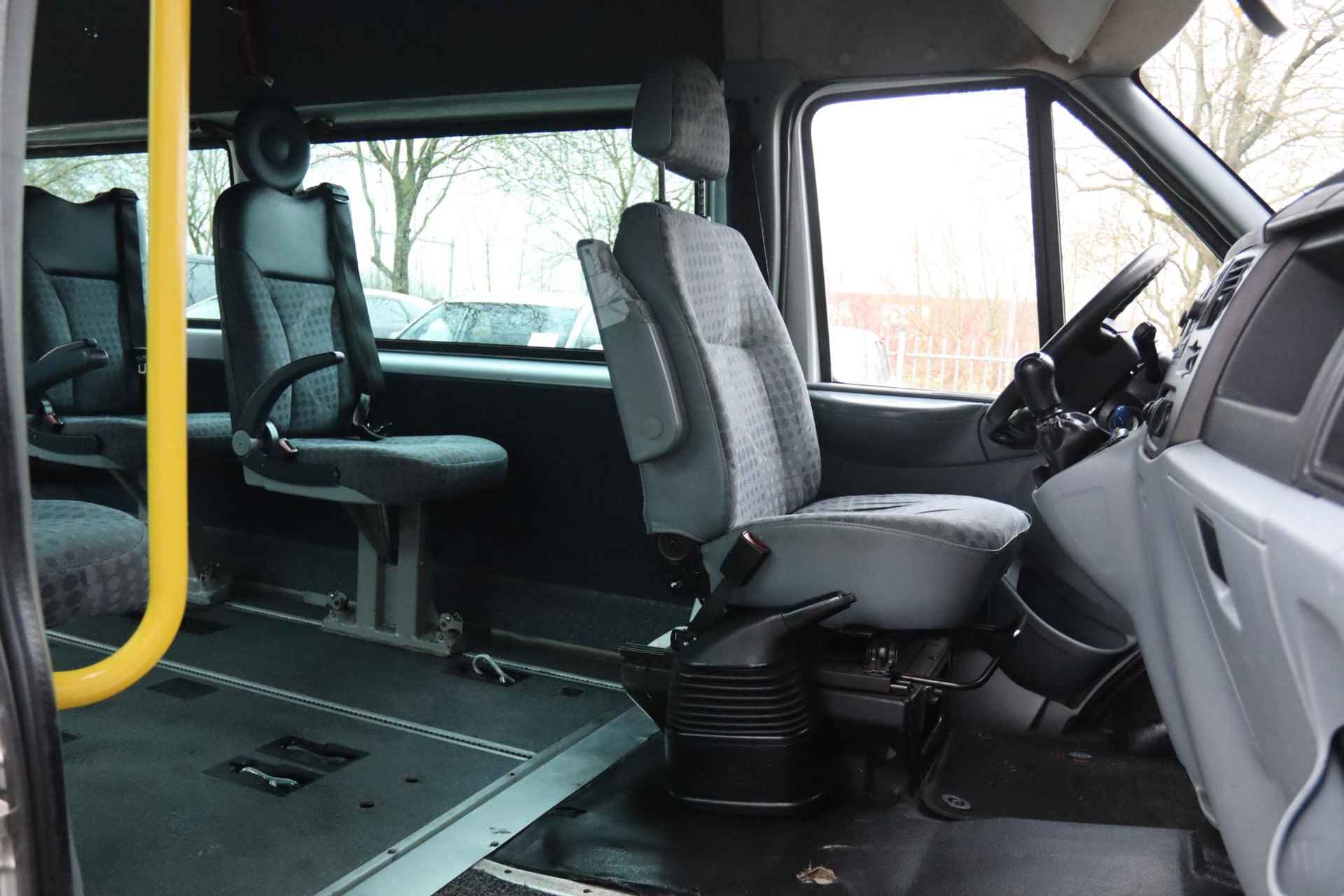 FORD TRANSIT KOMBI 330L 2.2 TDCI HD 9-PERS. ROLSTOEL | ROLSTOELLIFT | AIRCO | VOORRUITVERW. - 12/41