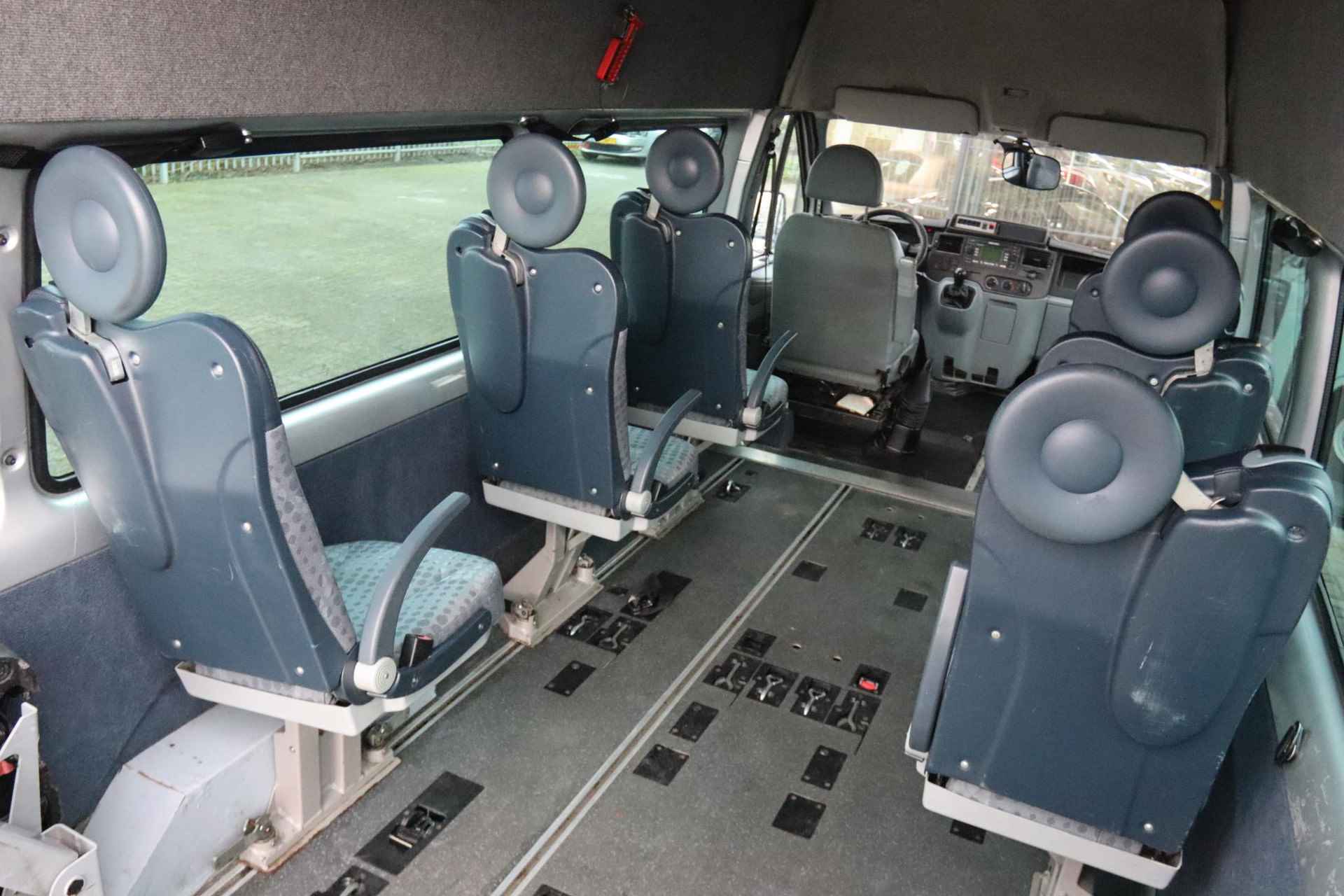 FORD TRANSIT KOMBI 330L 2.2 TDCI HD 9-PERS. ROLSTOEL | ROLSTOELLIFT | AIRCO | VOORRUITVERW. - 31/41