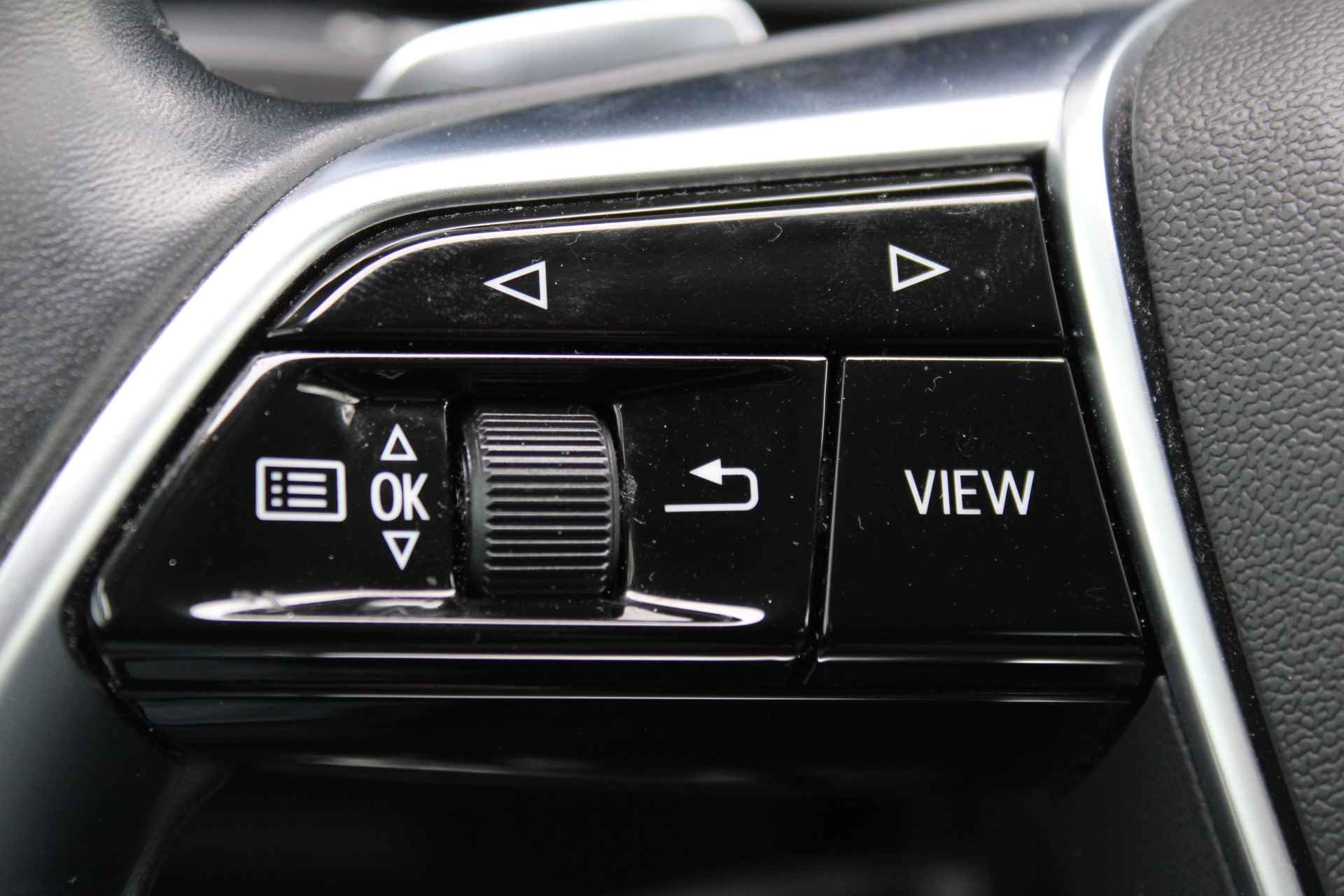 Audi e-tron 50 quattro edition 71 kWh | Wegenbelastingvrij tot 2030 | 500 Km actieradius | Incl. 1 jaar Garantie | Dynamic Knipperlicht | Matrix LED Koplampen | Adaptive cruise | Stoelverwarming | Achteruitrijcamera | Automatisch inparkeren | Navigatie | Climate controle | Keyless start | Parkeersensoren V+A | Trekhaak | 20 Inch LMV | Half lederen/alcantara bekleding | Virtual cockpit | - 43/59