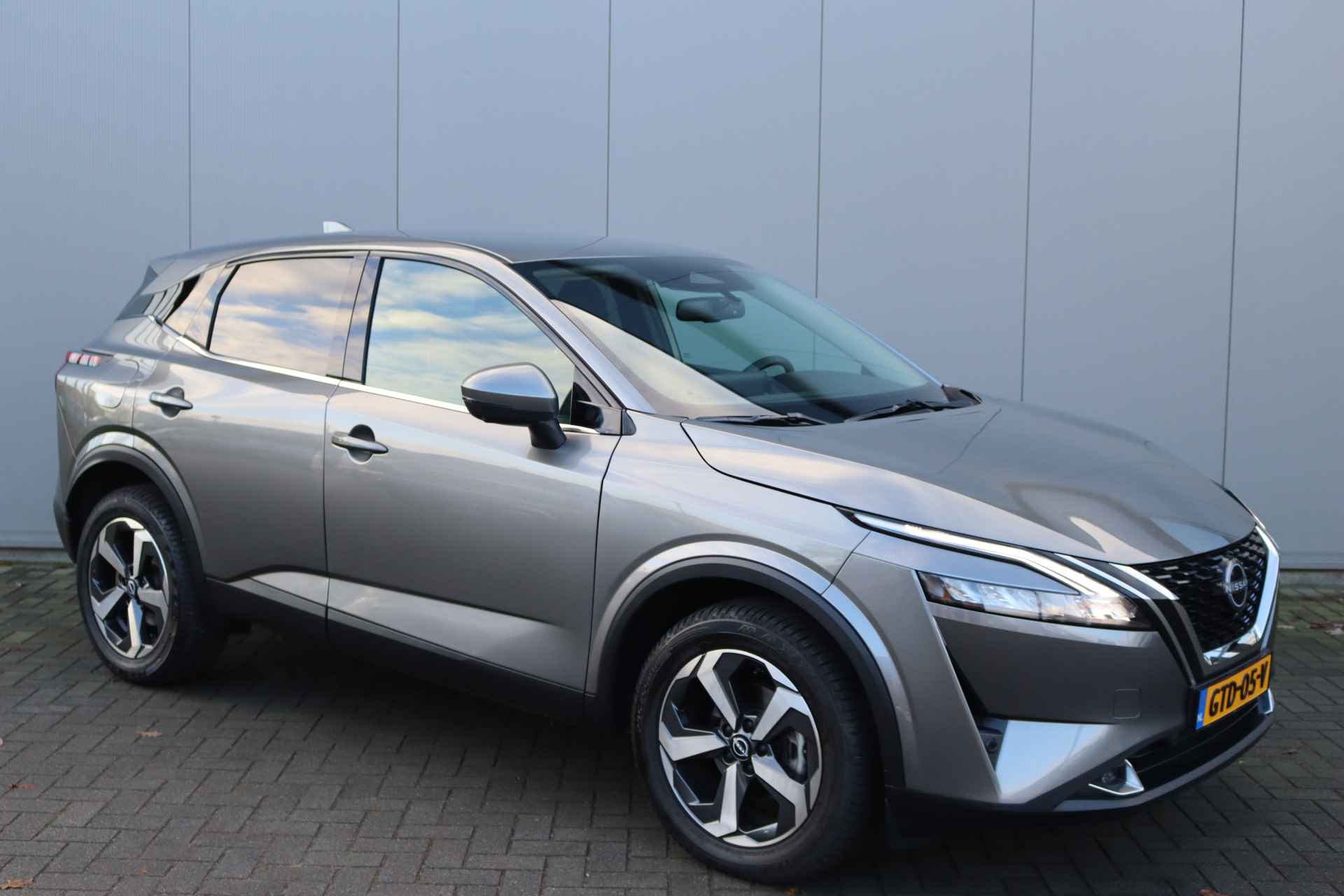 Nissan QASHQAI 1.3DIG-T 158PK MHEV Automaat N-Connecta Navigatie/Winter-Pack/Camera/Adaptive-Cruisecontrol - 2/33