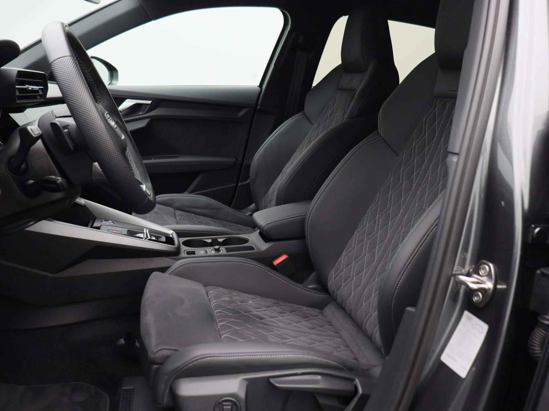 Audi A3 Sportback 30 TFSI S edition 110 PK | S-line exterieur | S-line interieur | Automaat | Navigatie | Adaptive Cruise Control | Parkeersensoren | Stoelverwarming | Lichtmetalen velgen | Climate Control | Audi Sound System | Fabrieksgarantie | - 12/46