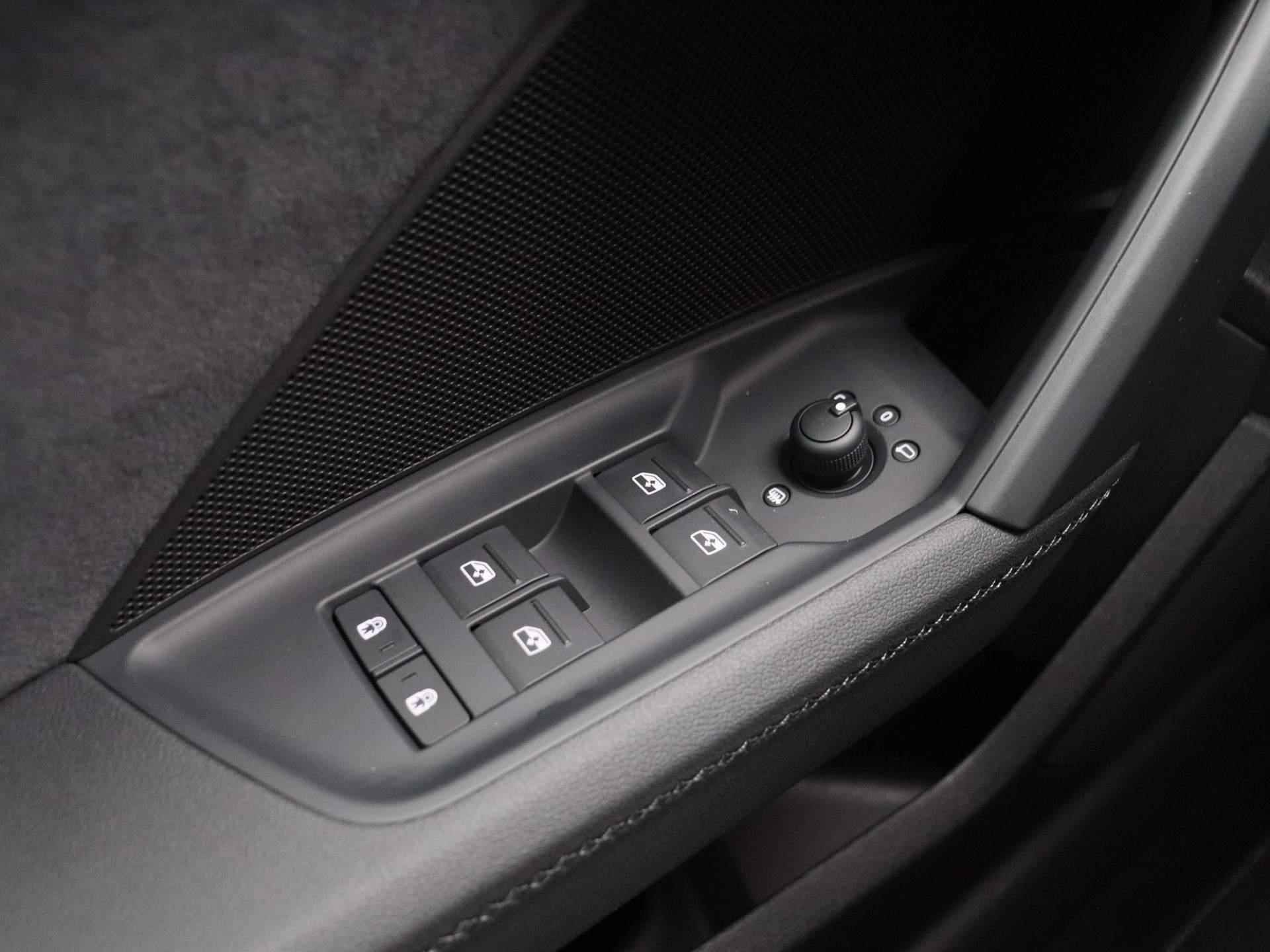 Audi A3 Sportback 30 TFSI S edition 110 PK | S-line exterieur | S-line interieur | Automaat | Navigatie | Adaptive Cruise Control | Parkeersensoren | Stoelverwarming | Lichtmetalen velgen | Climate Control | Audi Sound System | Fabrieksgarantie | - 28/46