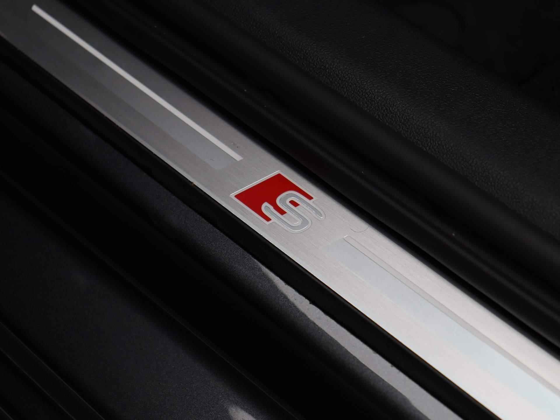 Audi A3 Sportback 30 TFSI S edition 110 PK | S-line exterieur | S-line interieur | Automaat | Navigatie | Adaptive Cruise Control | Parkeersensoren | Stoelverwarming | Lichtmetalen velgen | Climate Control | Audi Sound System | Fabrieksgarantie | - 36/46