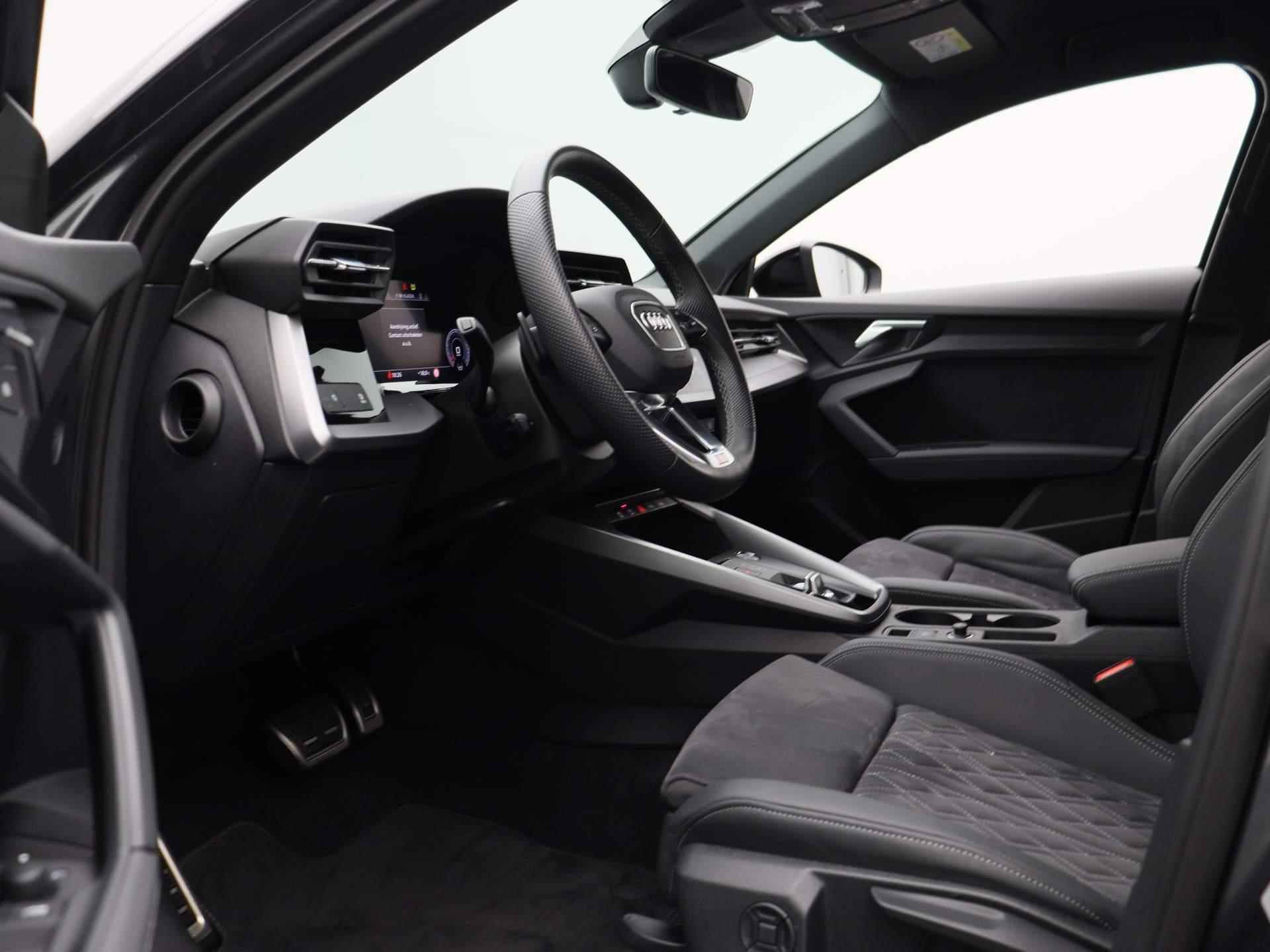 Audi A3 Sportback 30 TFSI S edition 110 PK | S-line exterieur | S-line interieur | Automaat | Navigatie | Adaptive Cruise Control | Parkeersensoren | Stoelverwarming | Lichtmetalen velgen | Climate Control | Audi Sound System | Fabrieksgarantie | - 38/46