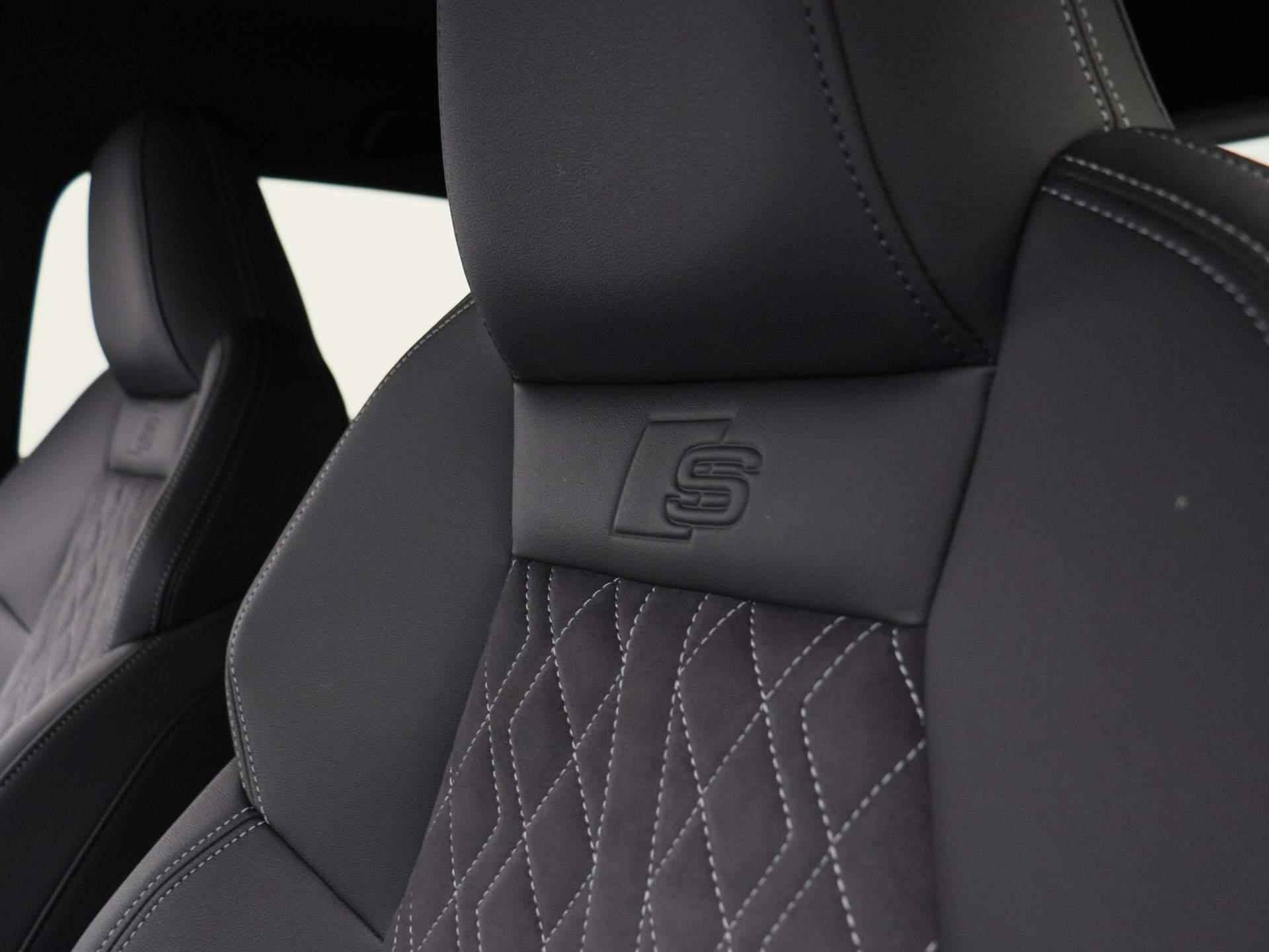 Audi A3 Sportback 30 TFSI S edition 110 PK | S-line exterieur | S-line interieur | Automaat | Navigatie | Adaptive Cruise Control | Parkeersensoren | Stoelverwarming | Lichtmetalen velgen | Climate Control | Audi Sound System | Fabrieksgarantie | - 39/46