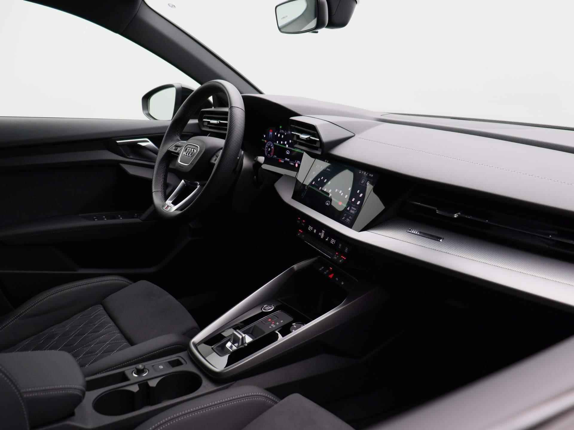 Audi A3 Sportback 30 TFSI S edition 110 PK | S-line exterieur | S-line interieur | Automaat | Navigatie | Adaptive Cruise Control | Parkeersensoren | Stoelverwarming | Lichtmetalen velgen | Climate Control | Audi Sound System | Fabrieksgarantie | - 40/46