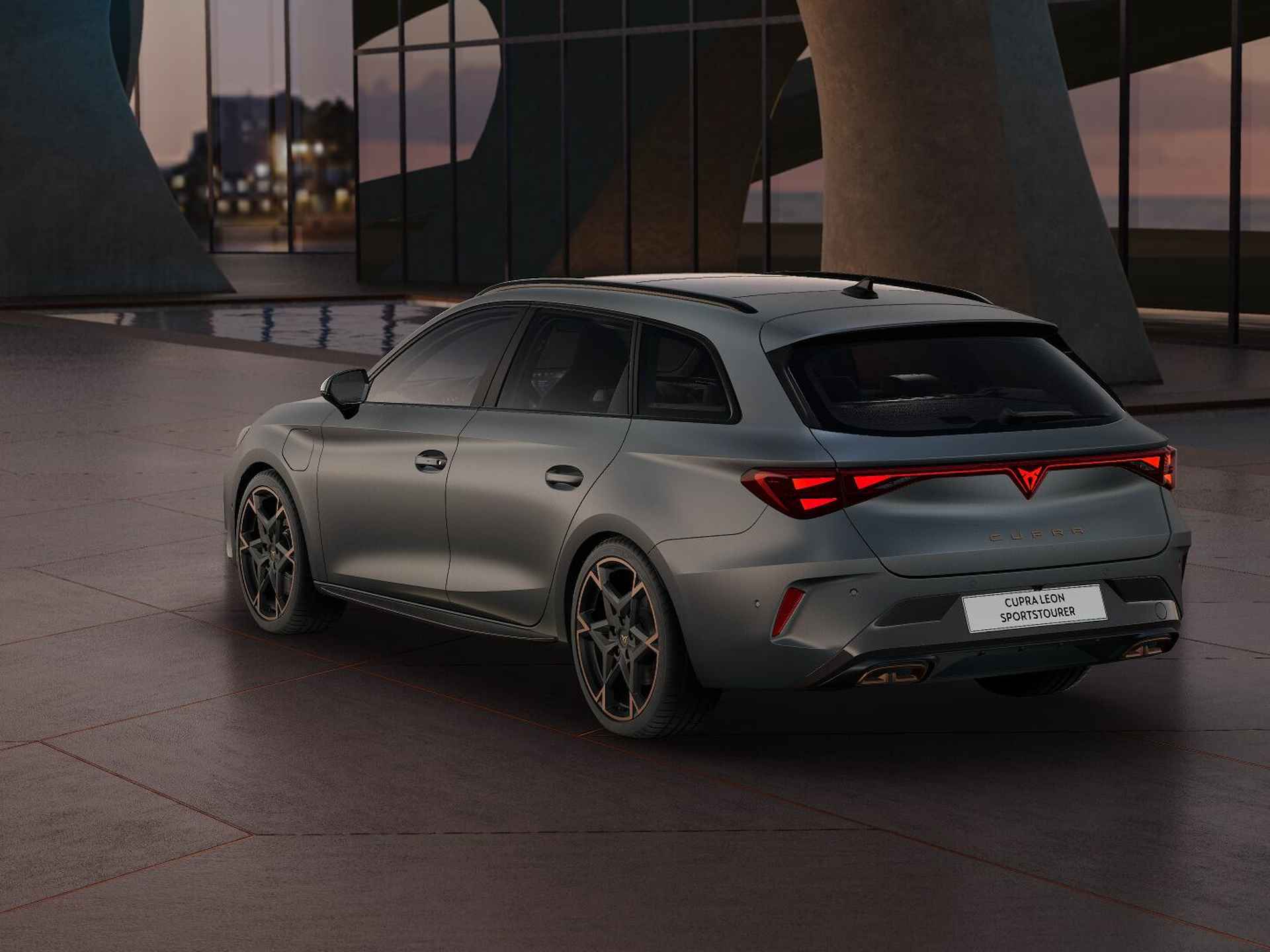 CUPRA Leon Sportstourer 1.5 TSI e-Hybrid 272 6DSG VZ Performance - 7/18