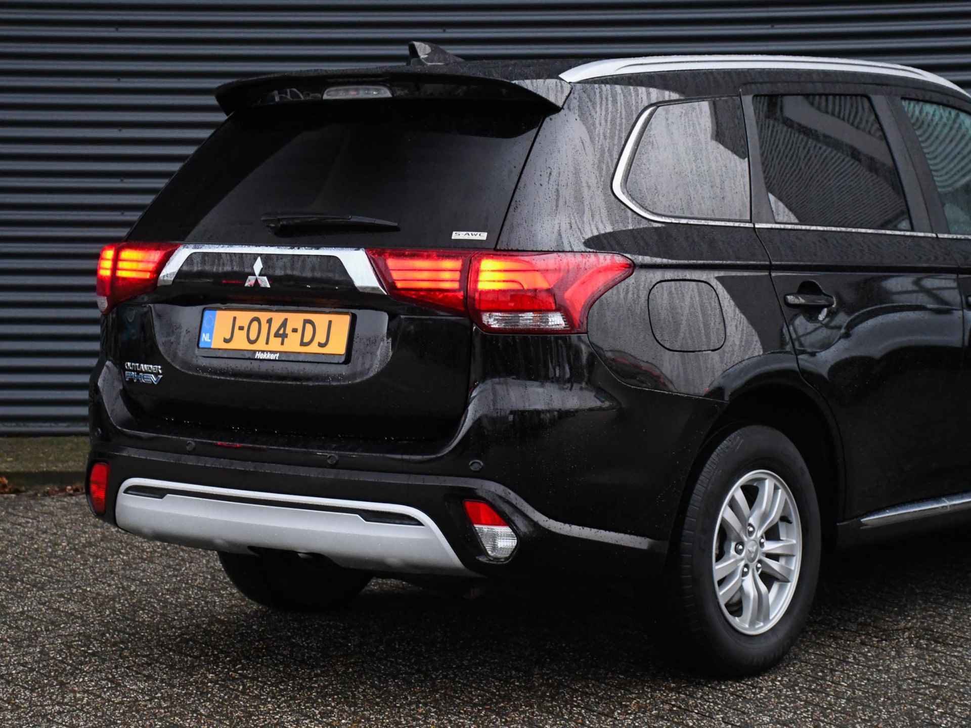 Mitsubishi Outlander Pure 2.4 PHEV 135pk Automaat KEYLESS | CRUISE.C | DAB | TREKHAAK | STOELVERW. VOOR | PDC ACHTER + CAM. - 5/34