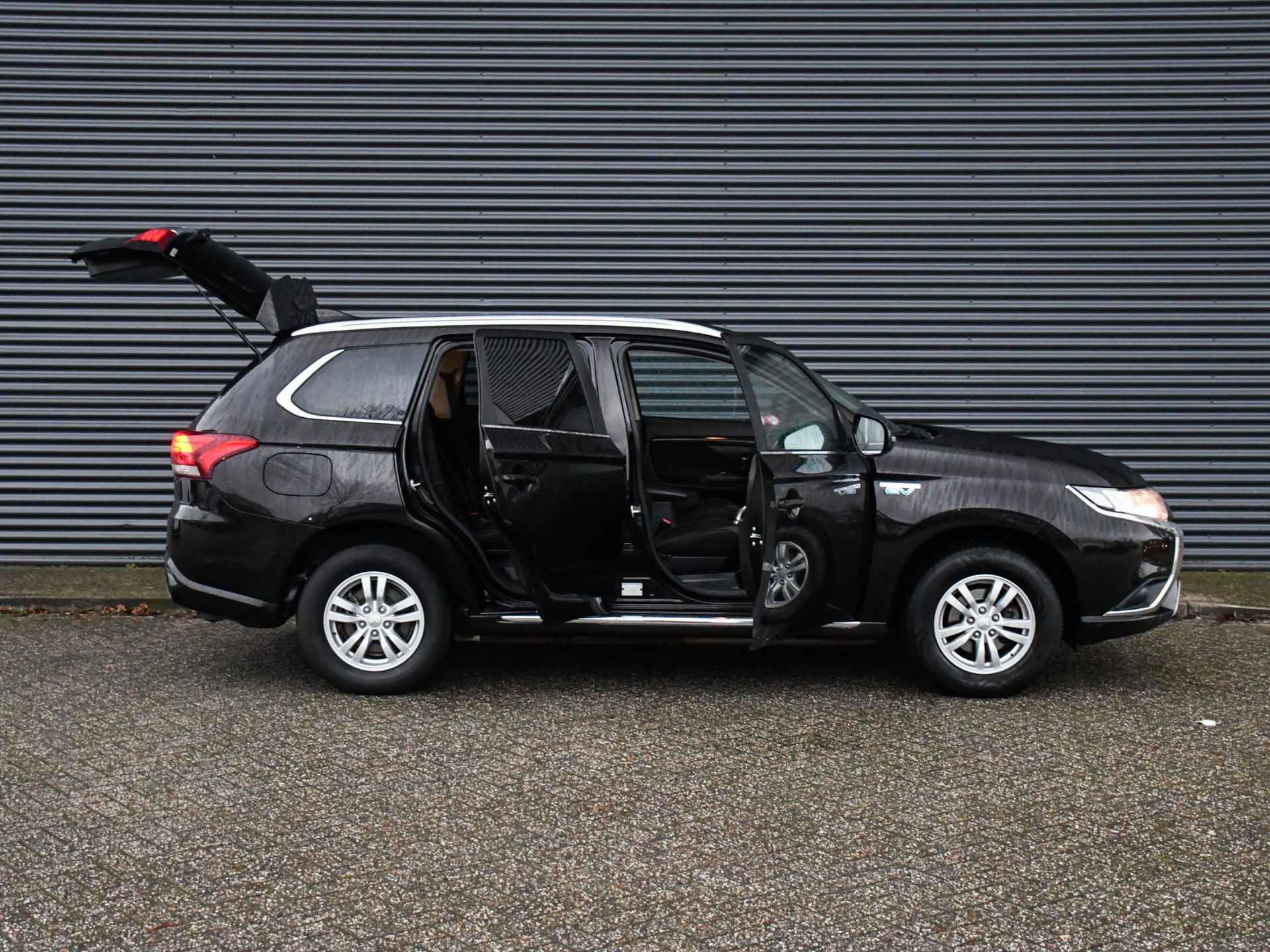 Mitsubishi Outlander Pure 2.4 PHEV 135pk Automaat KEYLESS | CRUISE.C | DAB | TREKHAAK | STOELVERW. VOOR | PDC ACHTER + CAM. - 32/34