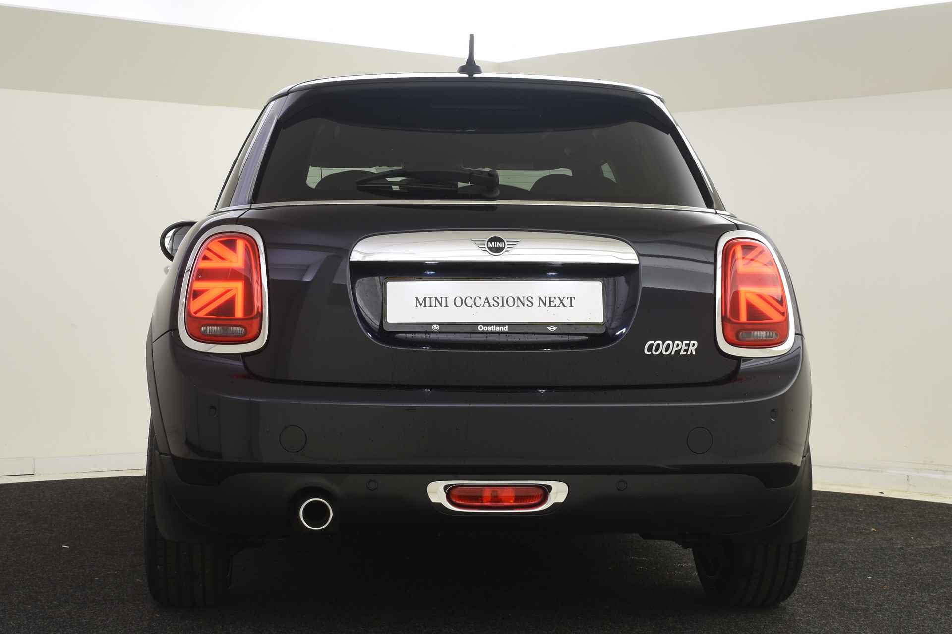 MINI Hatchback Cooper Automaat / Panoramadak / Comfort Access / LED / Park Assistant / Apple CarPlay / Stoelverwarming - 24/49