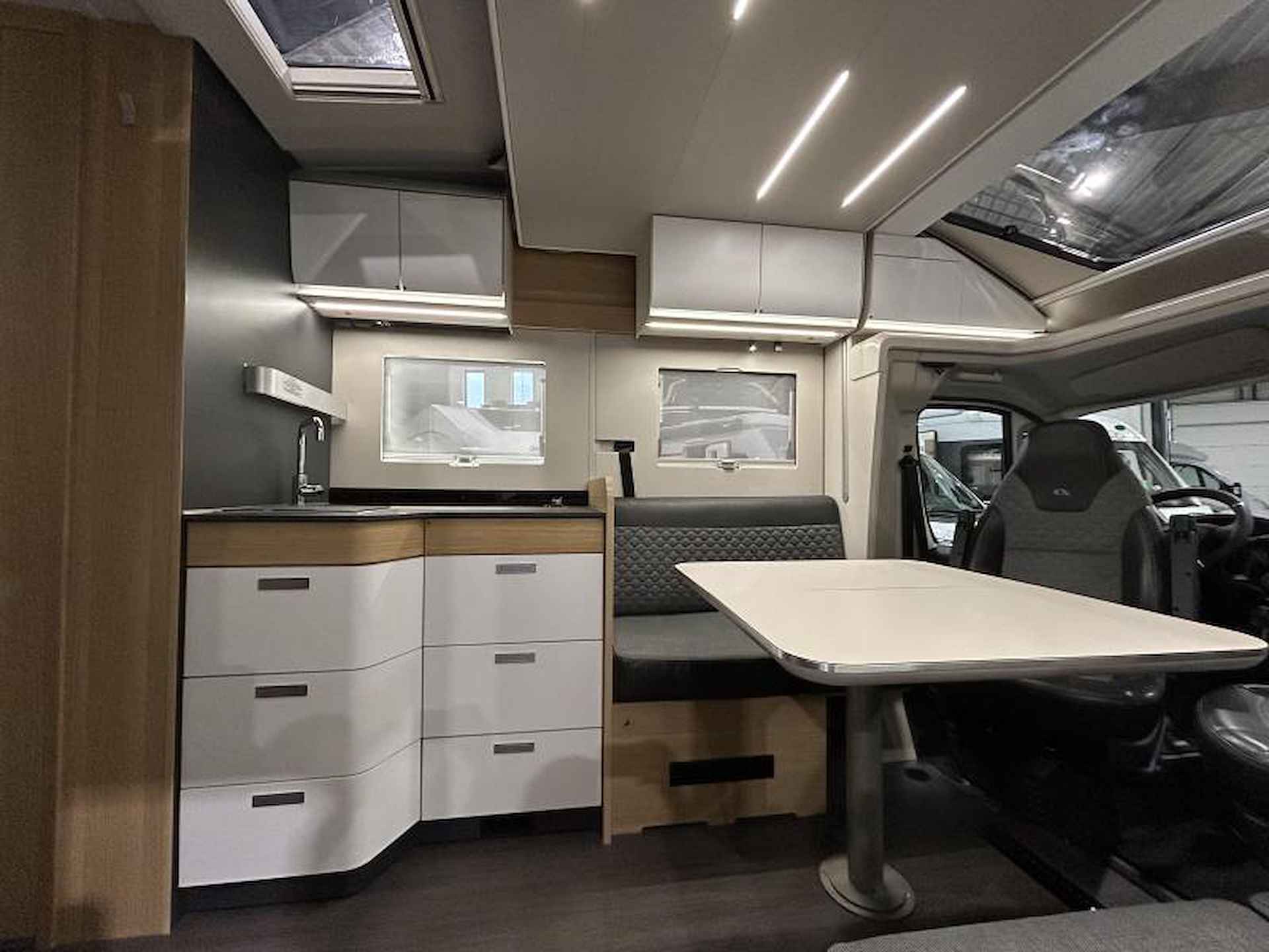 Adria Matrix Plus 670 DC Nieuw model, Luxe - 6/23