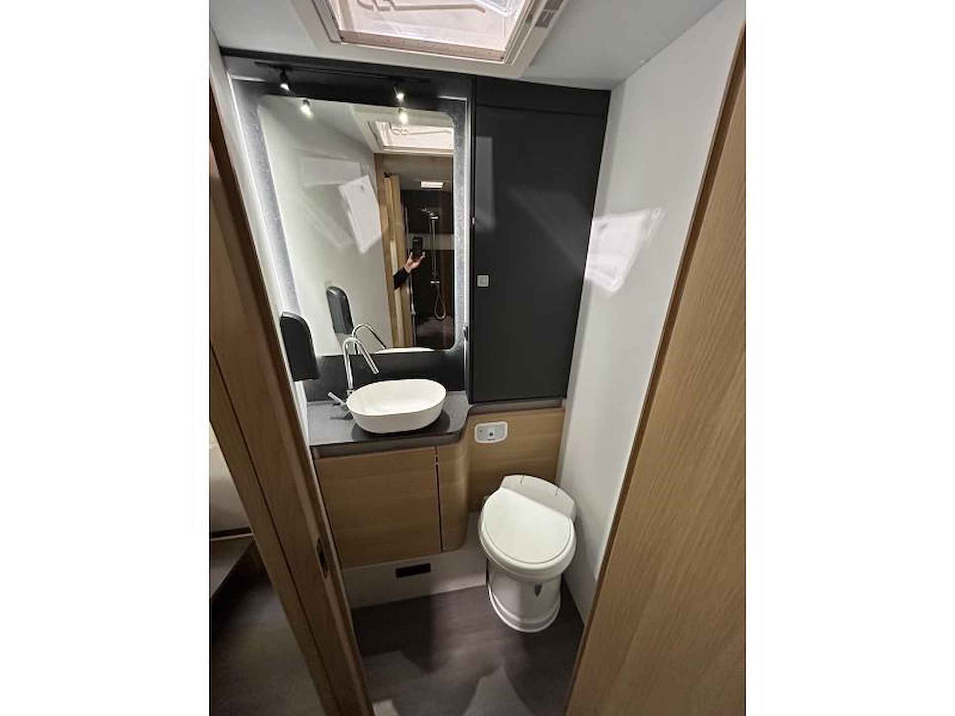 Adria Matrix Plus 670 DC Nieuw model, Luxe - 15/23