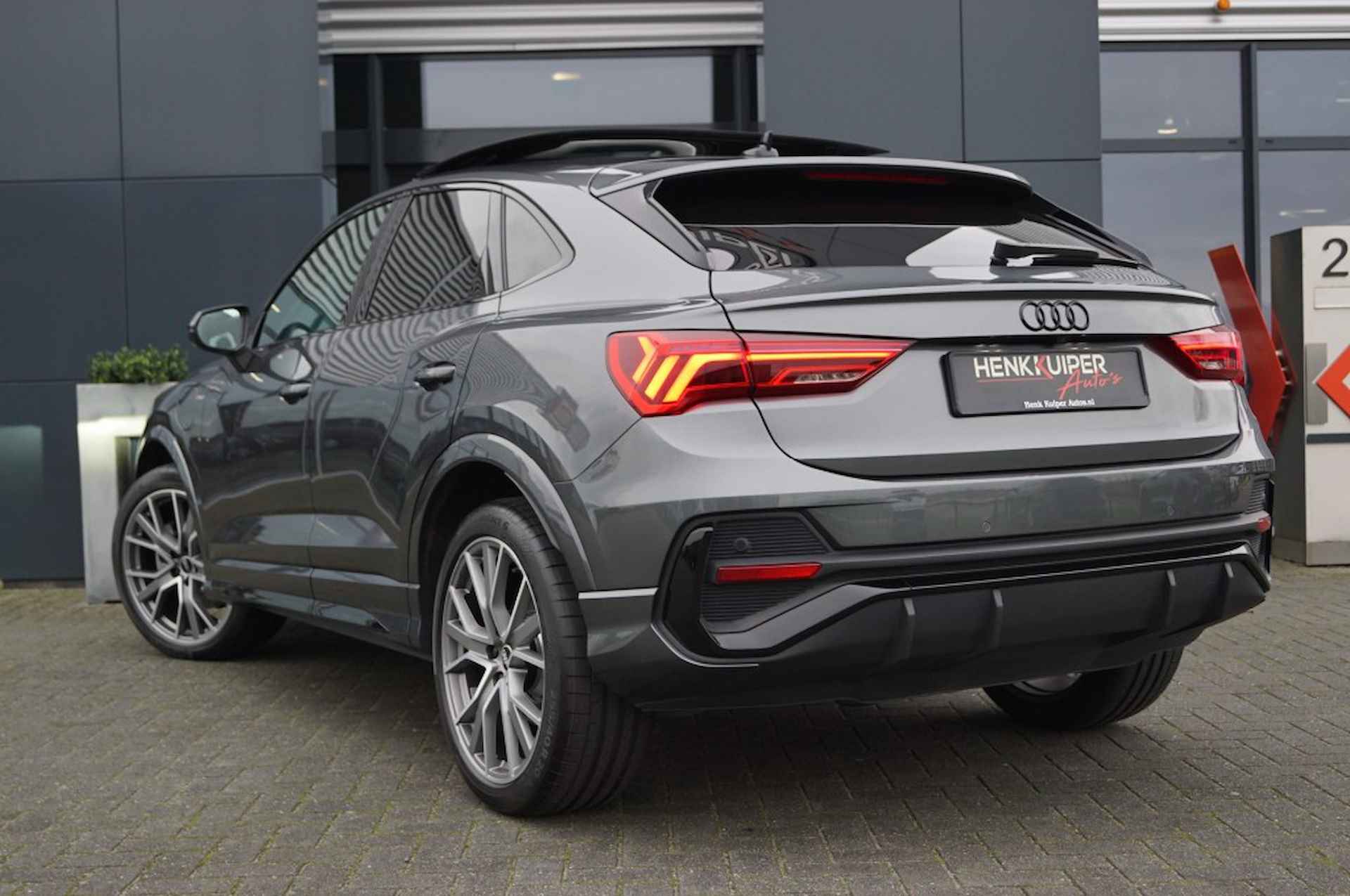 AUDI Q3 Sportback 45 TFSI HYBRID S-Line/ Panodak /Navi /El. A-Klep /Key-Less /19LM - 2/54