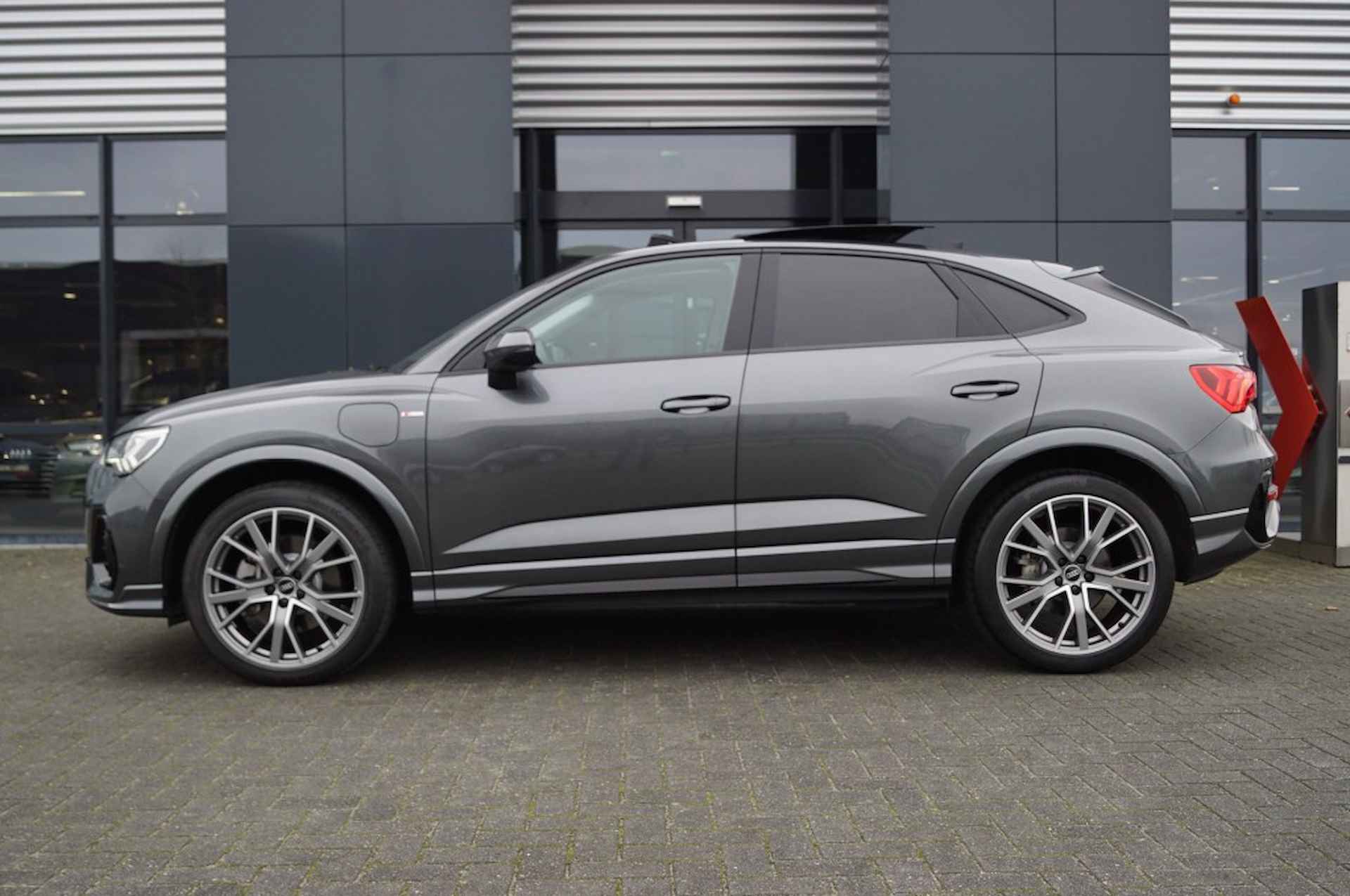 AUDI Q3 Sportback 45 TFSI HYBRID S-Line/ Panodak /Navi /El. A-Klep /Key-Less /19LM - 5/54