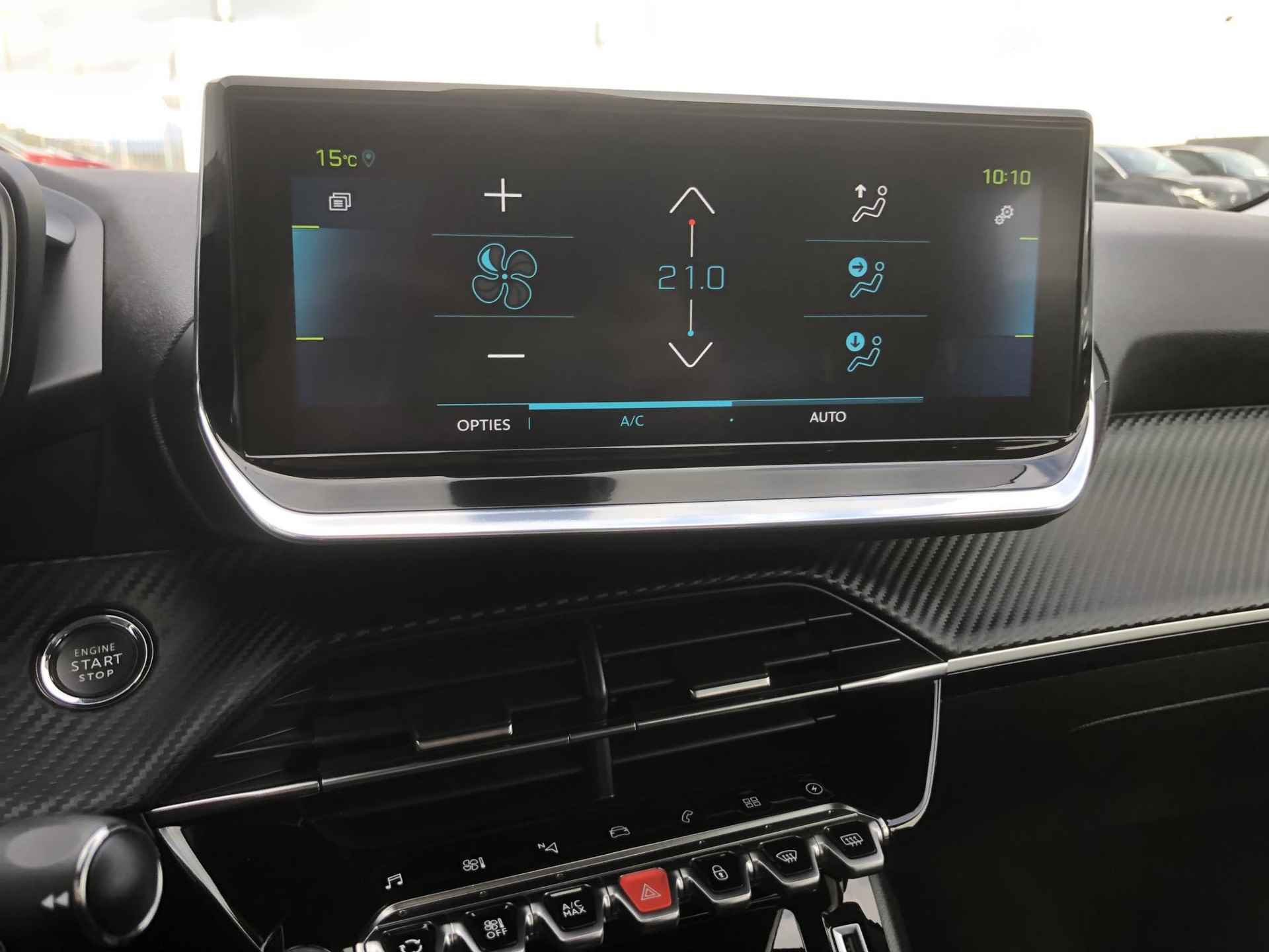 Peugeot e-208 EV Allure 50 kWh Navigatie / Draadloze telefoonoplader / Lichtmetalen Velgen - 18/22