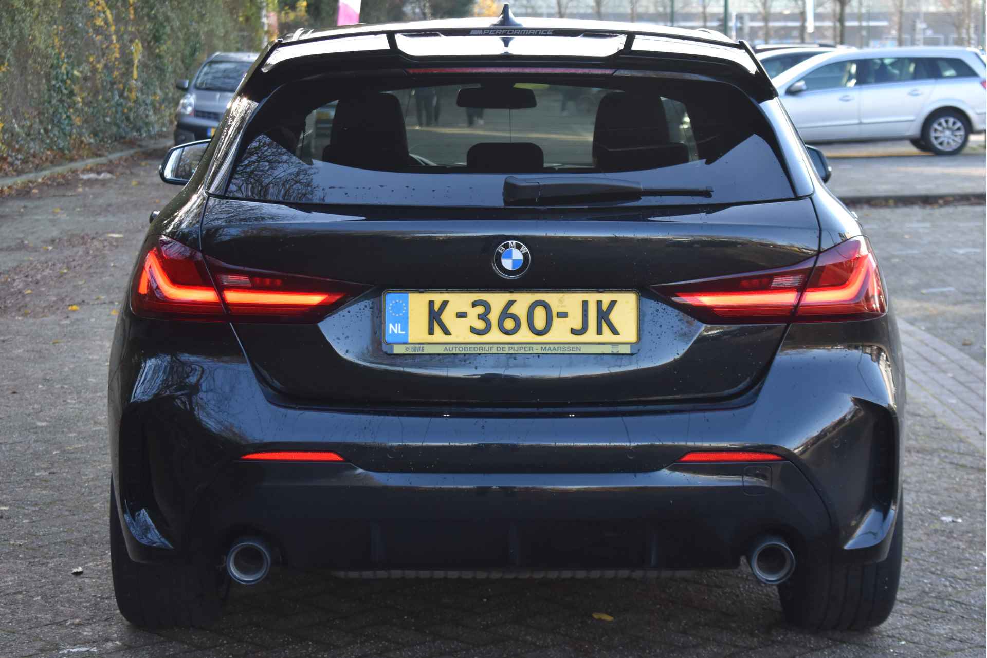 BMW 1-serie 120i High Executive Edition M-Sport | NL-Auto | M-perf.spoiler | Leder | Carplay | Sportstoelen | Full LED | NAP - 8/71