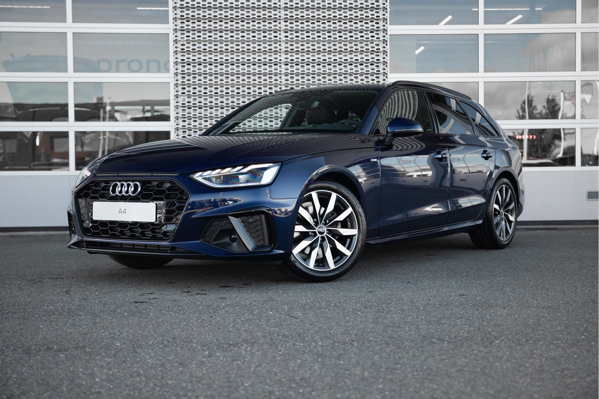 Audi A4 Avant 35 TFSI S edition Competition | Stoelverwarming