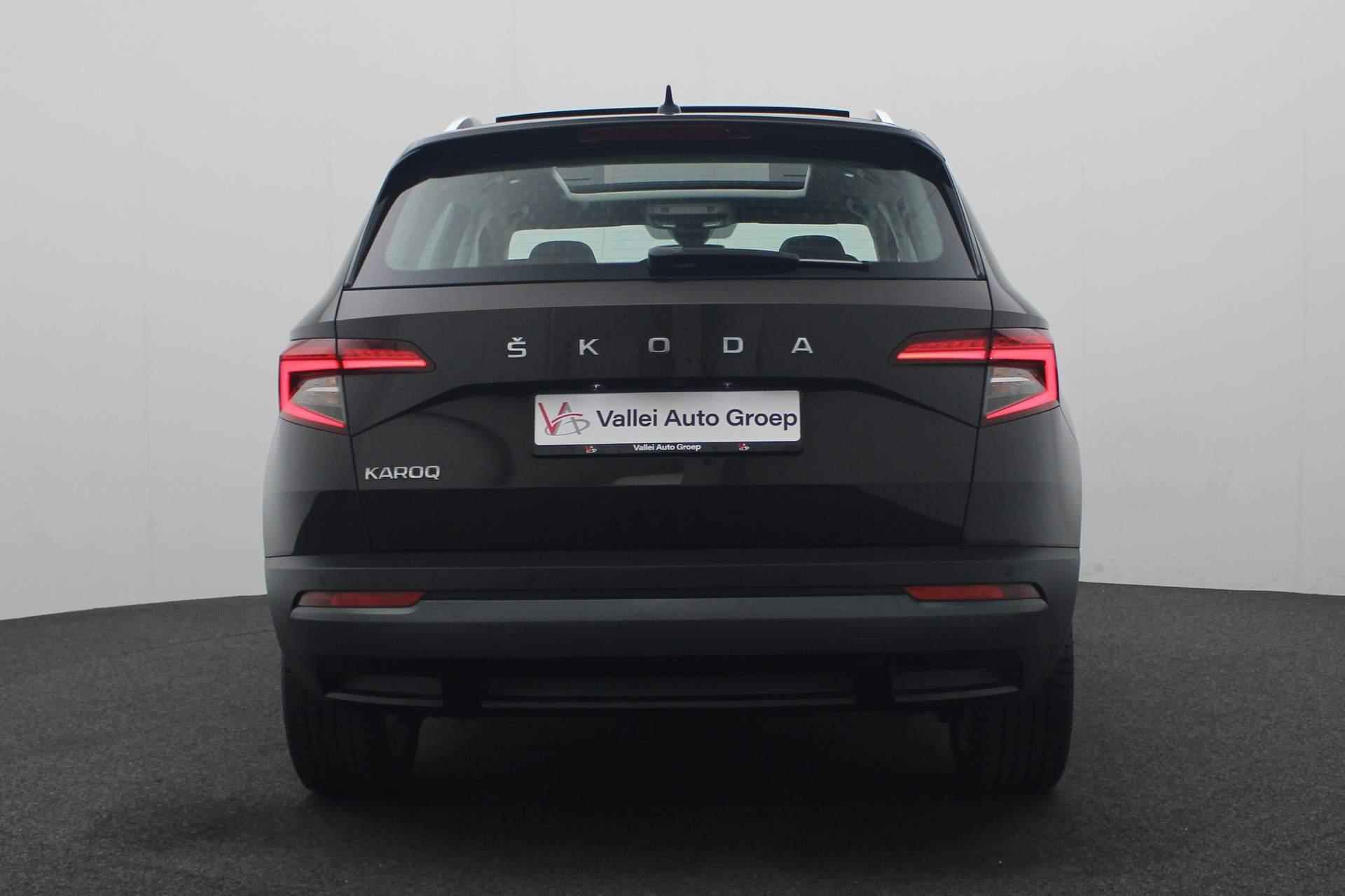 Skoda Karoq 1.5 TSI 150PK ACT Business Edition | Pano | Camera | Stoelverwarming | Navi | Parkeersensoren voor/achter | ACC | Keyless - 16/38