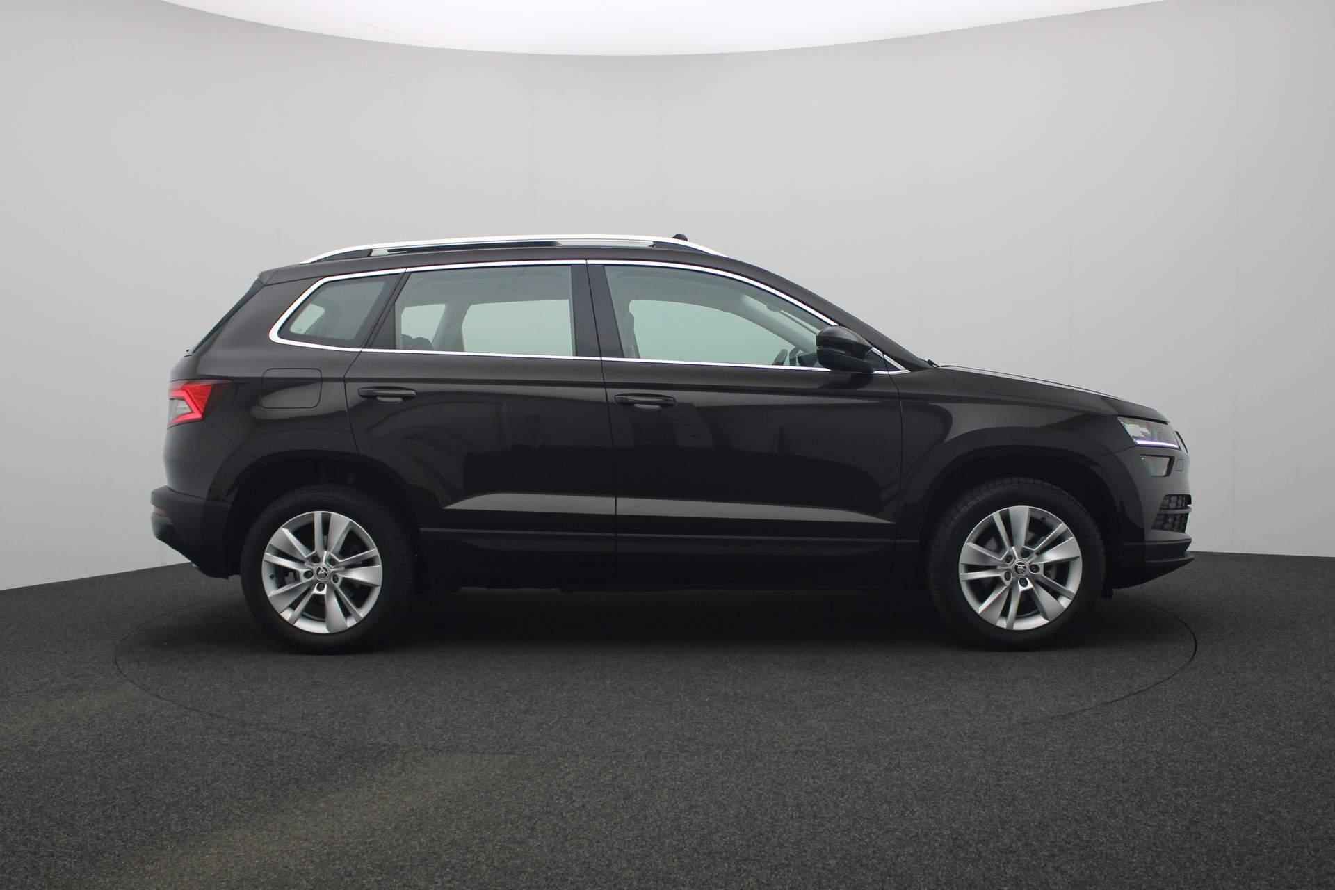 Skoda Karoq 1.5 TSI 150PK ACT Business Edition | Pano | Camera | Stoelverwarming | Navi | Parkeersensoren voor/achter | ACC | Keyless - 18/38