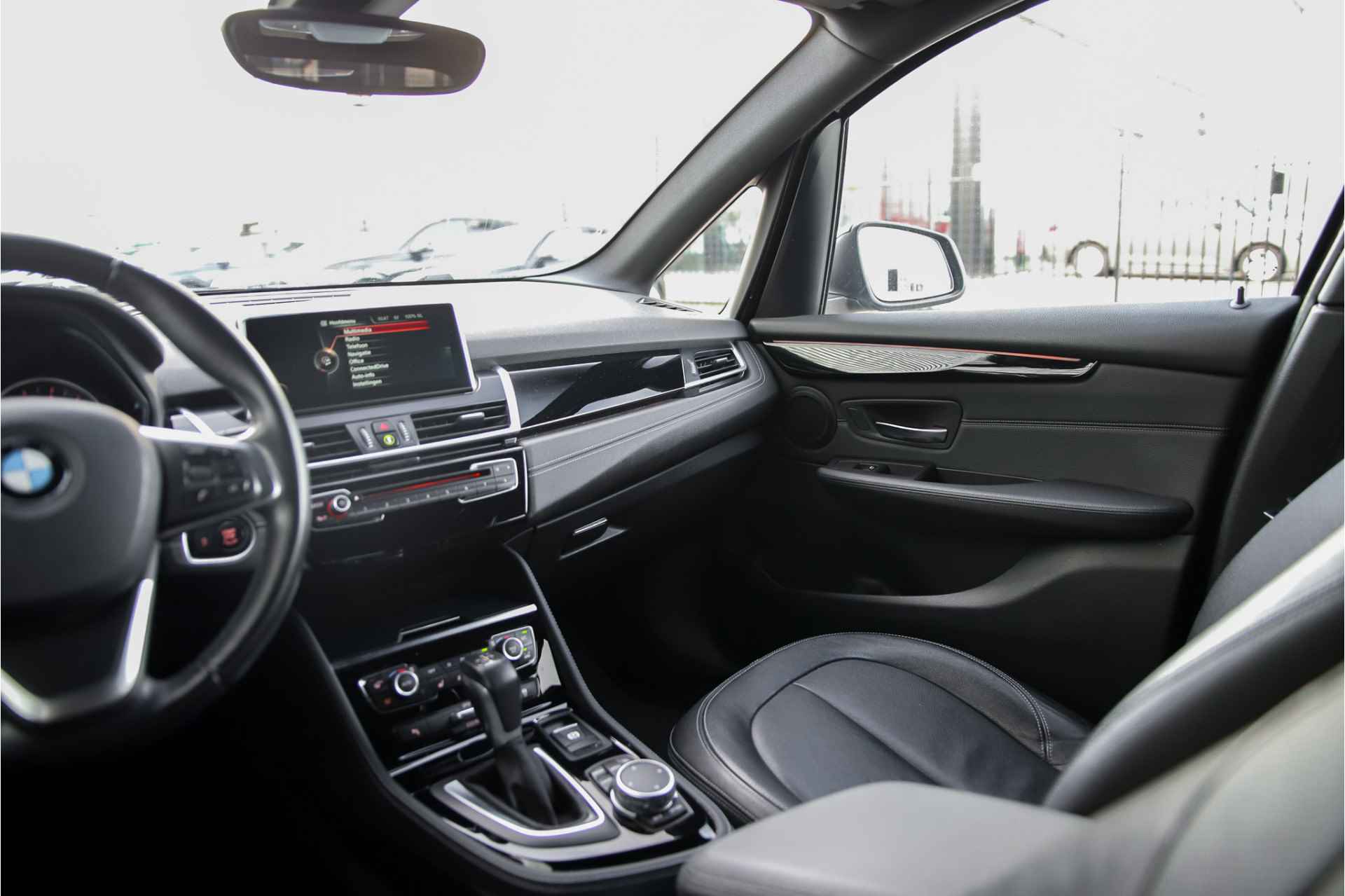 BMW 2 Serie Active Tourer 220i Luxury | Leder interieur | Stoelverwarming | Navigatie | Camera | etc. - 11/41