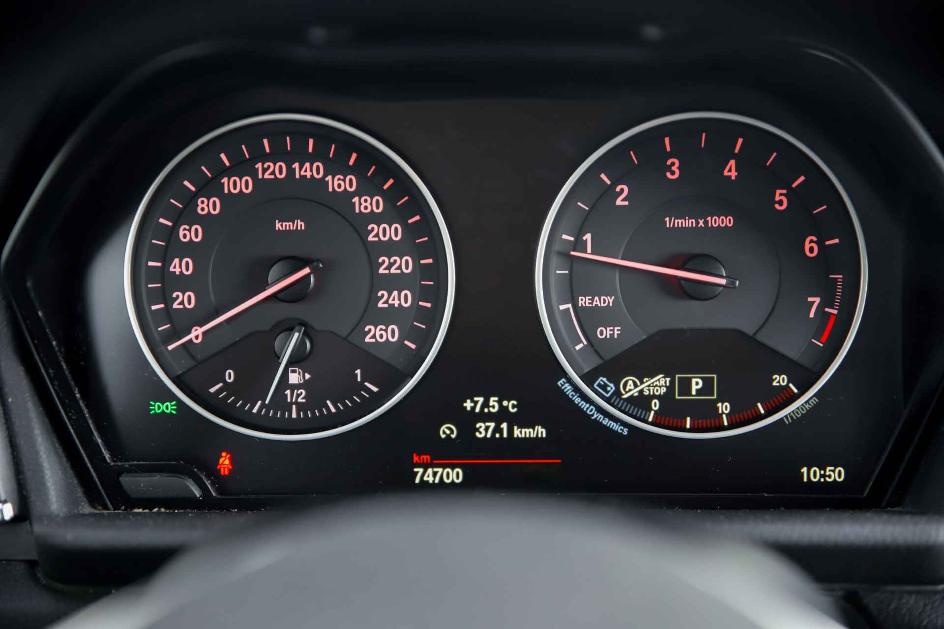 BMW 2 Serie Active Tourer 220i Luxury | Leder interieur | Stoelverwarming | Navigatie | Camera | etc. - 13/41