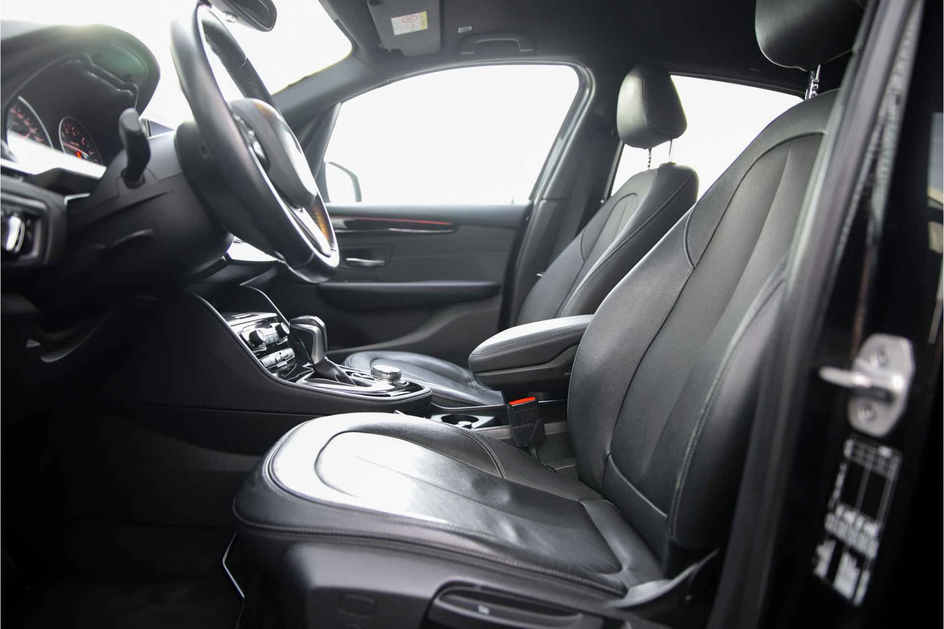 BMW 2 Serie Active Tourer 220i Luxury | Leder interieur | Stoelverwarming | Navigatie | Camera | etc. - 22/41