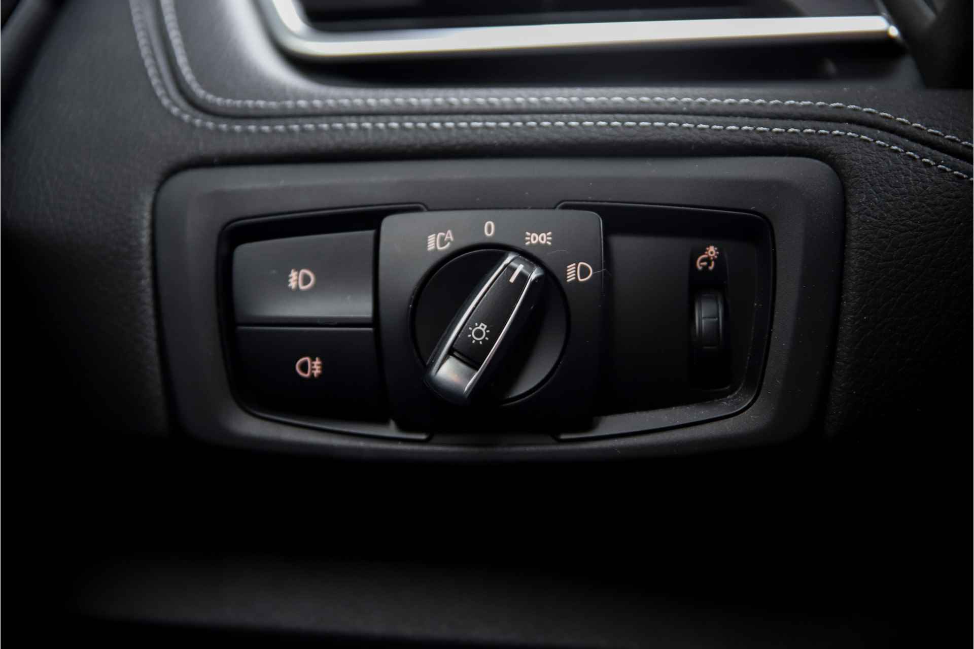 BMW 2 Serie Active Tourer 220i Luxury | Leder interieur | Stoelverwarming | Navigatie | Camera | etc. - 25/41