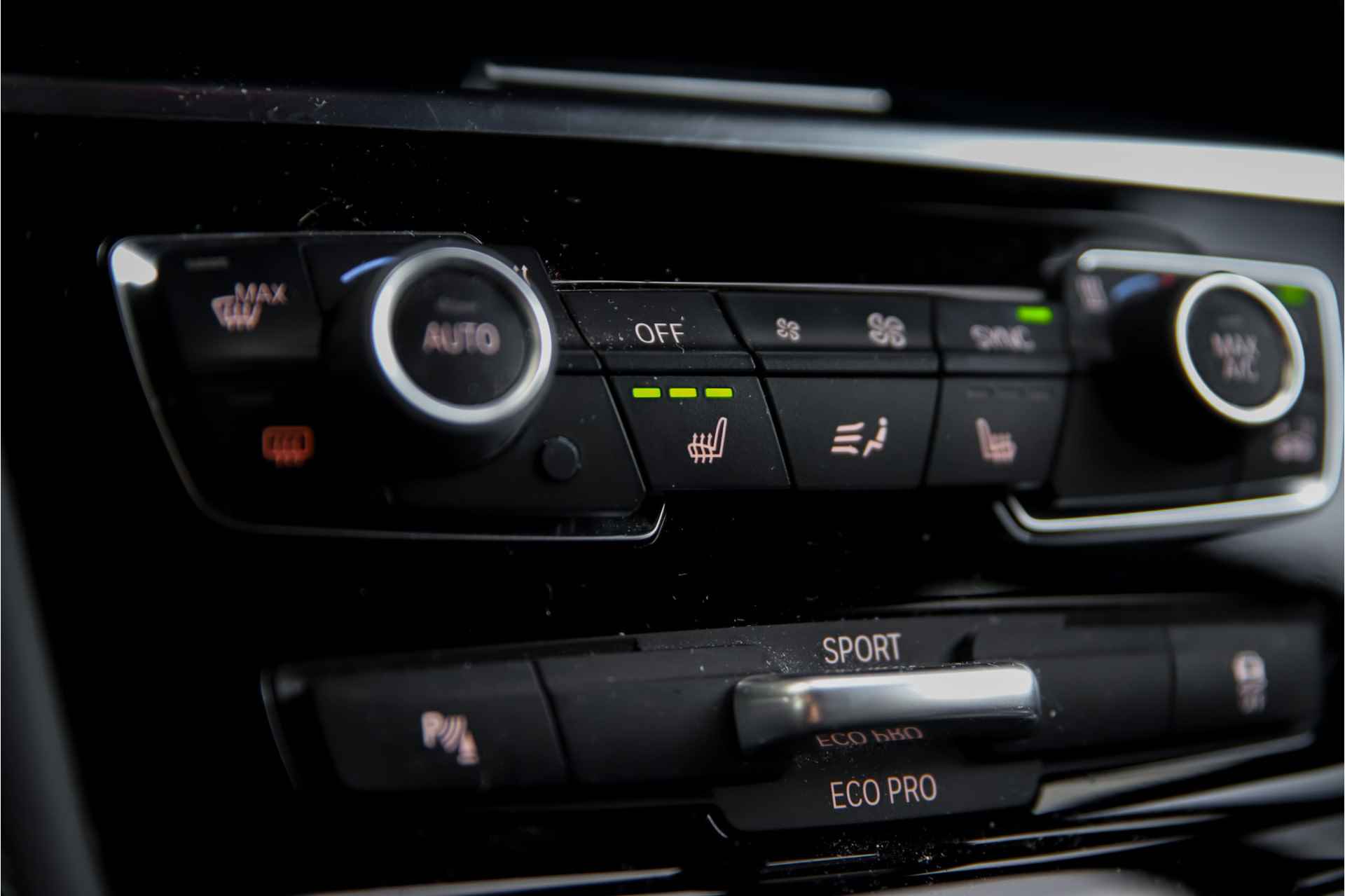 BMW 2 Serie Active Tourer 220i Luxury | Leder interieur | Stoelverwarming | Navigatie | Camera | etc. - 35/41