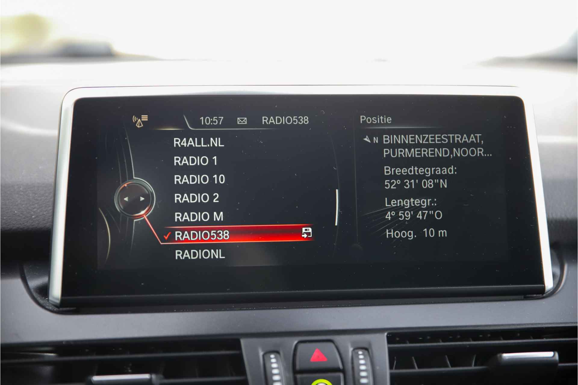 BMW 2 Serie Active Tourer 220i Luxury | Leder interieur | Stoelverwarming | Navigatie | Camera | etc. - 38/41