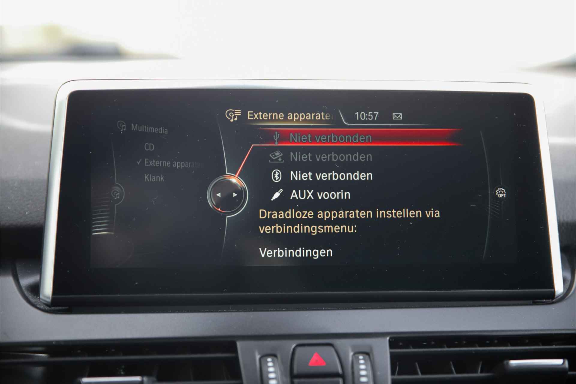 BMW 2 Serie Active Tourer 220i Luxury | Leder interieur | Stoelverwarming | Navigatie | Camera | etc. - 39/41