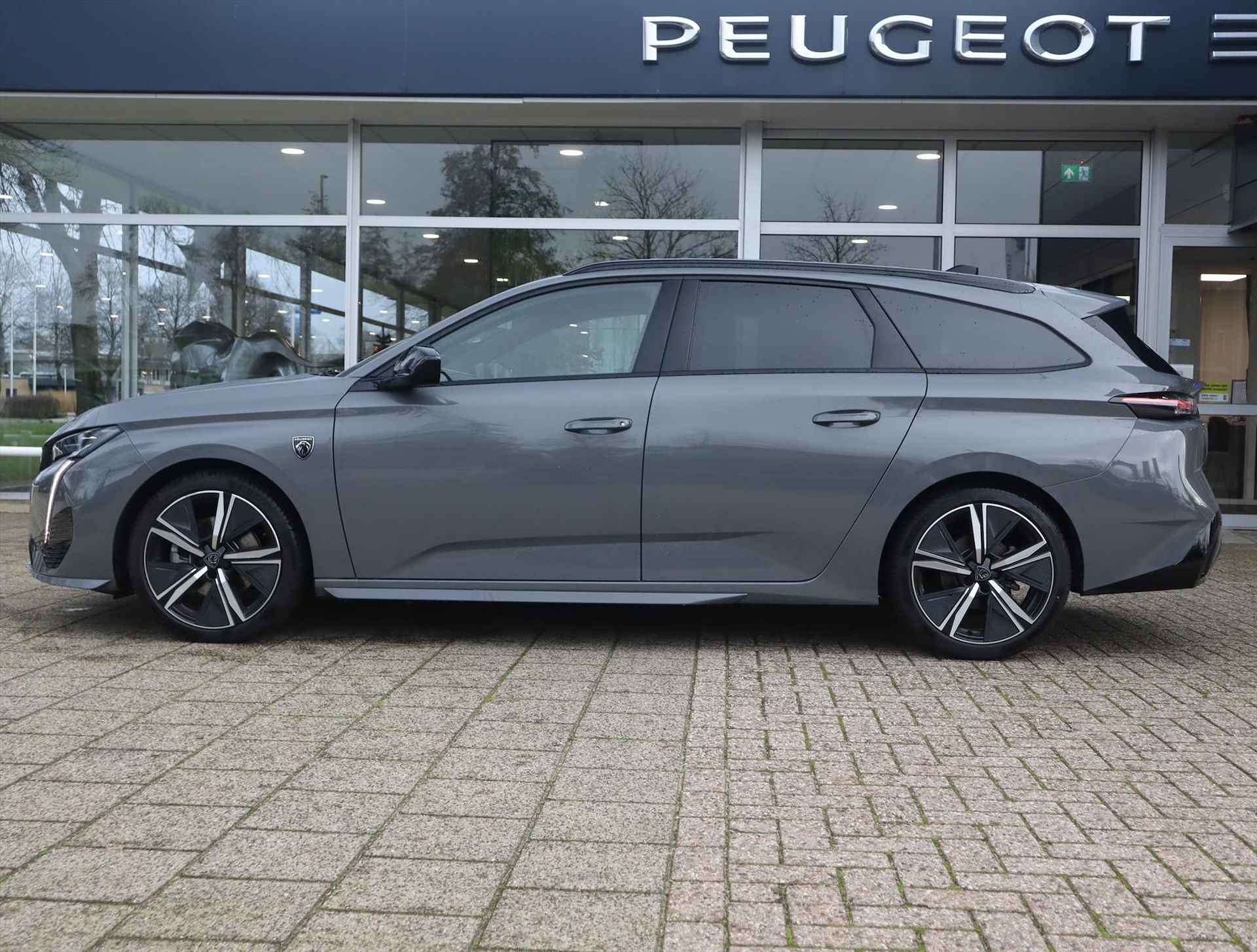 PEUGEOT 308 Sw GT PureTech 130pk EAT8 automaat, Rijklaarprijs, Navigatie Camera voor en achter Adaptieve cruise control Handsfree kofferklep - 2/79