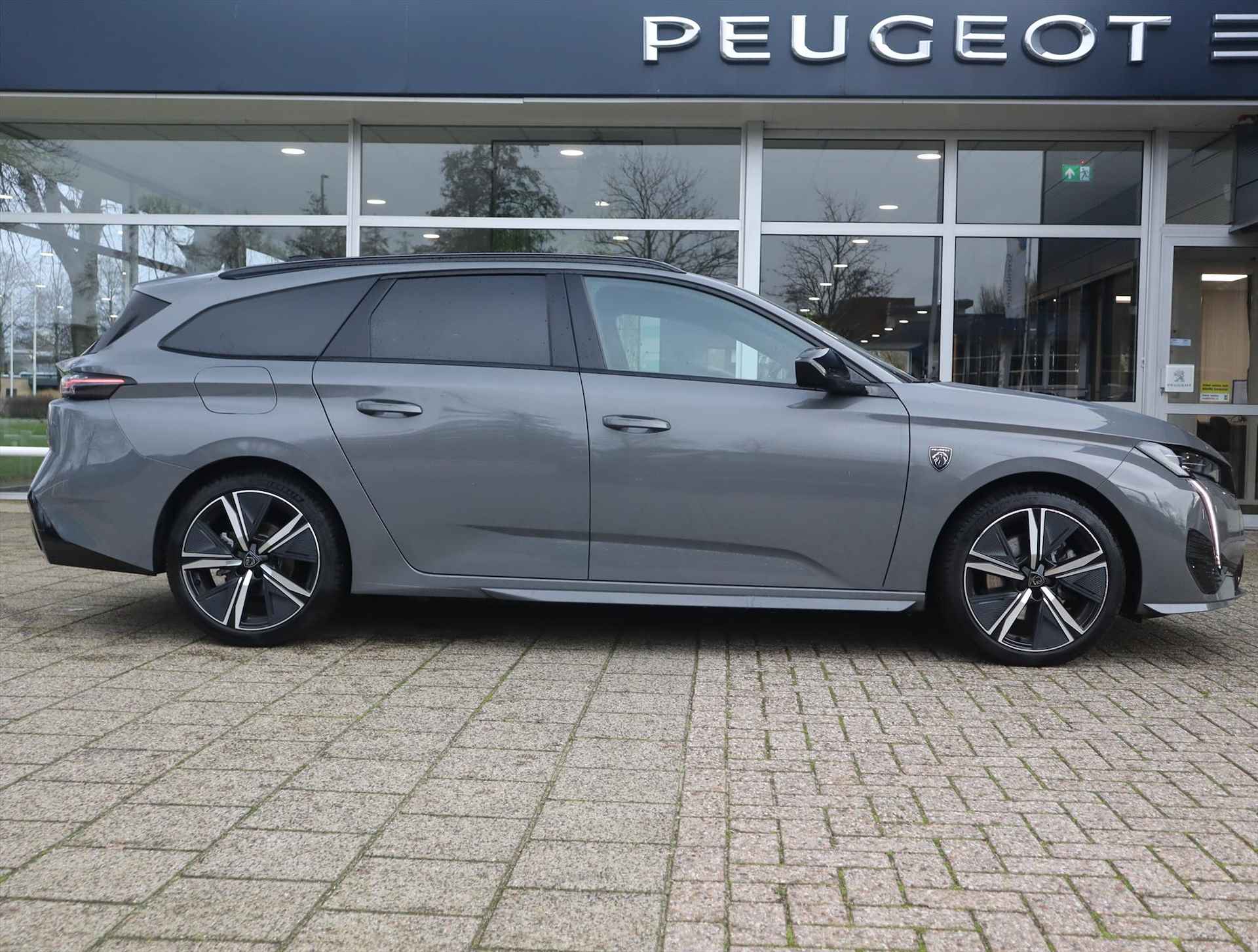 PEUGEOT 308 Sw GT PureTech 130pk EAT8 automaat, Rijklaarprijs, Navigatie Camera voor en achter Adaptieve cruise control Handsfree kofferklep - 3/79